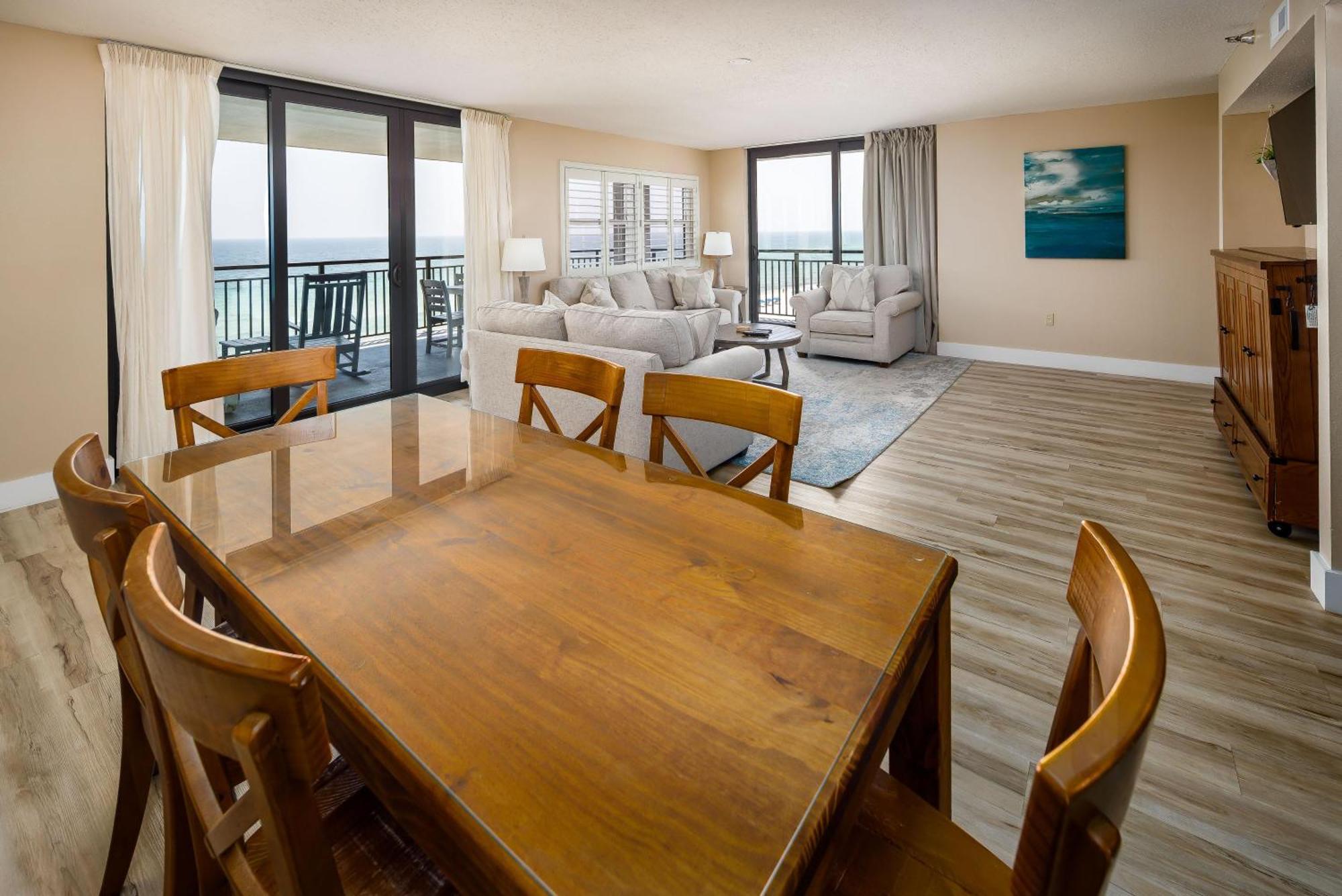 Nautilus 1701 Gulf Front 2 Bedroom Large Penthouse Huge Wrap Around Balcony * Fort Walton Beach