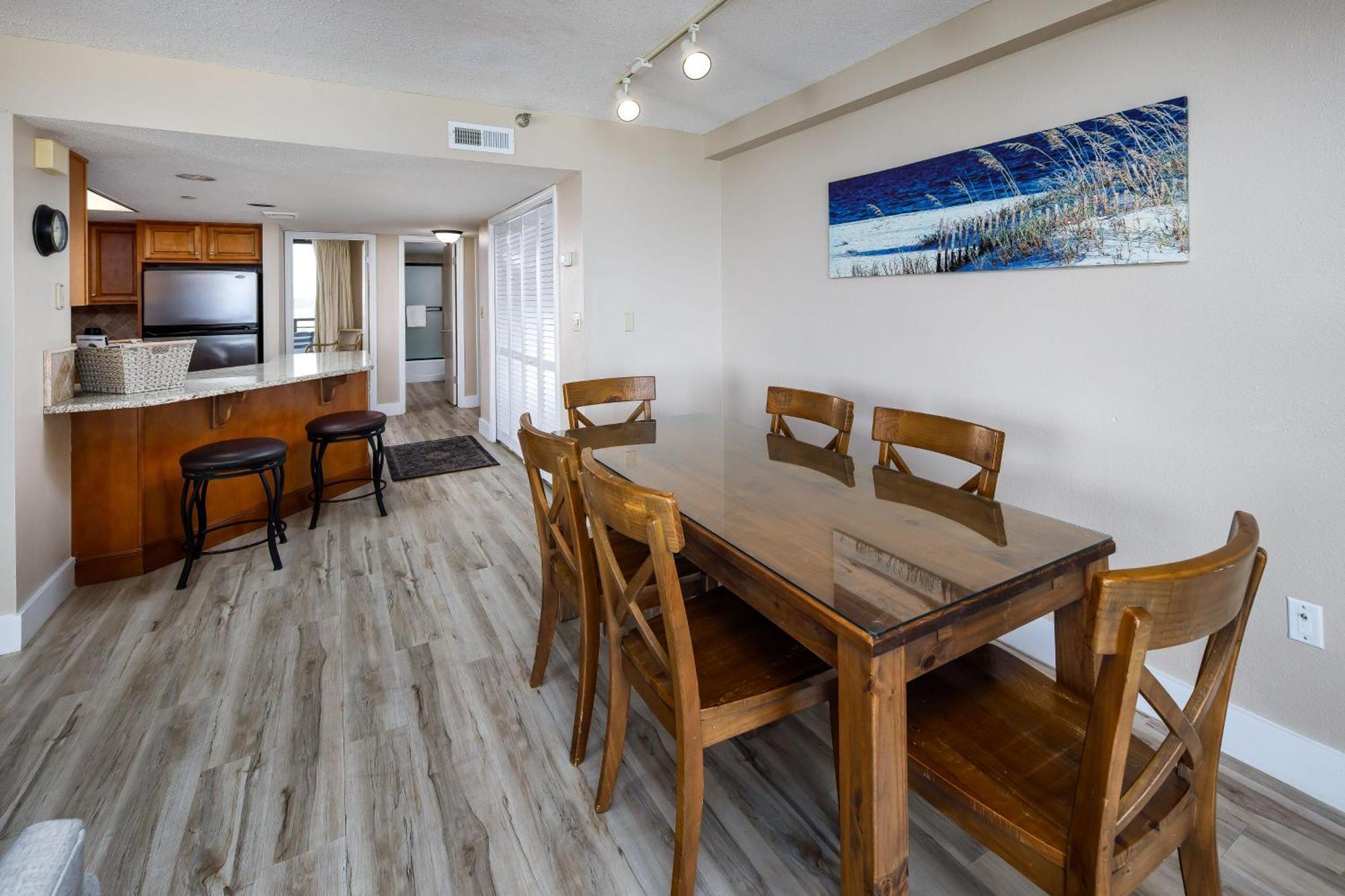 Nautilus 1701 Gulf Front 2 Bedroom Large Penthouse Huge Wrap Around Balcony Holiday home *
