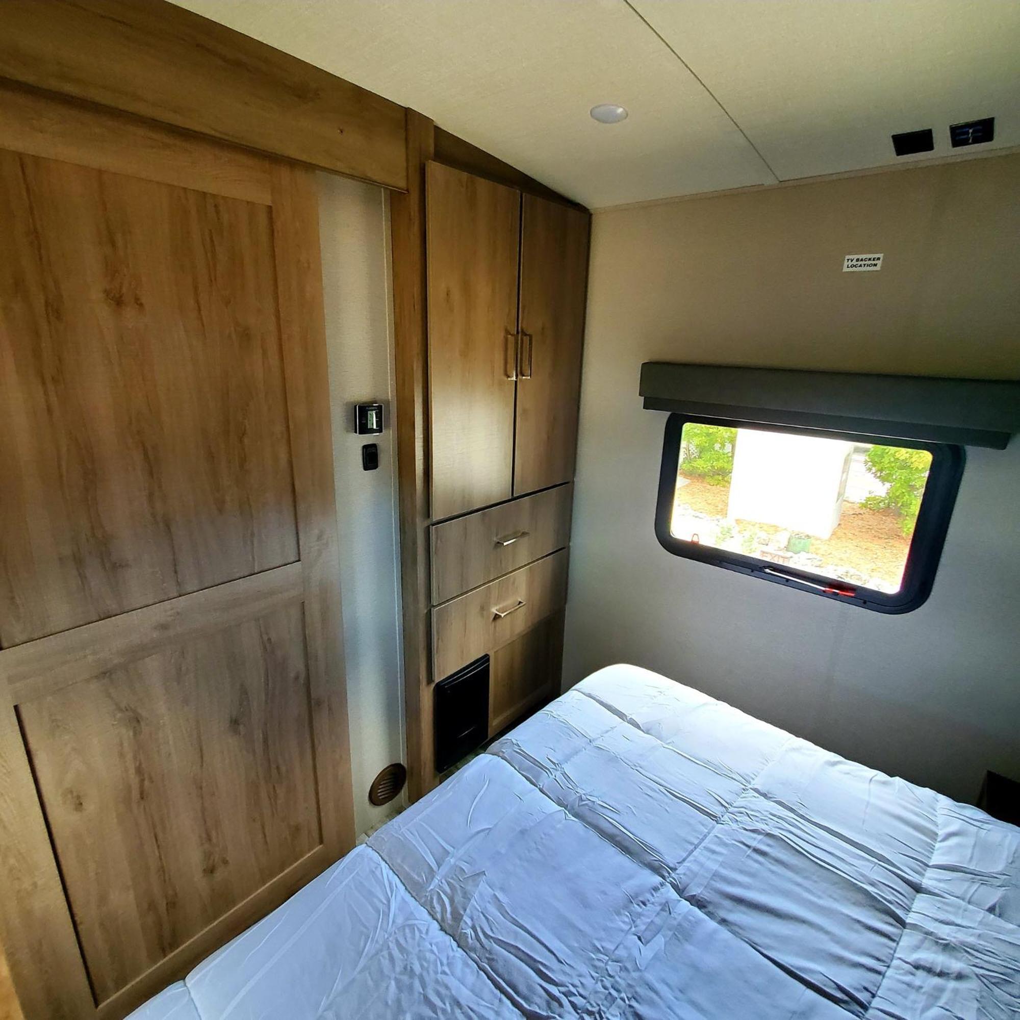 Rv Park Campsite *