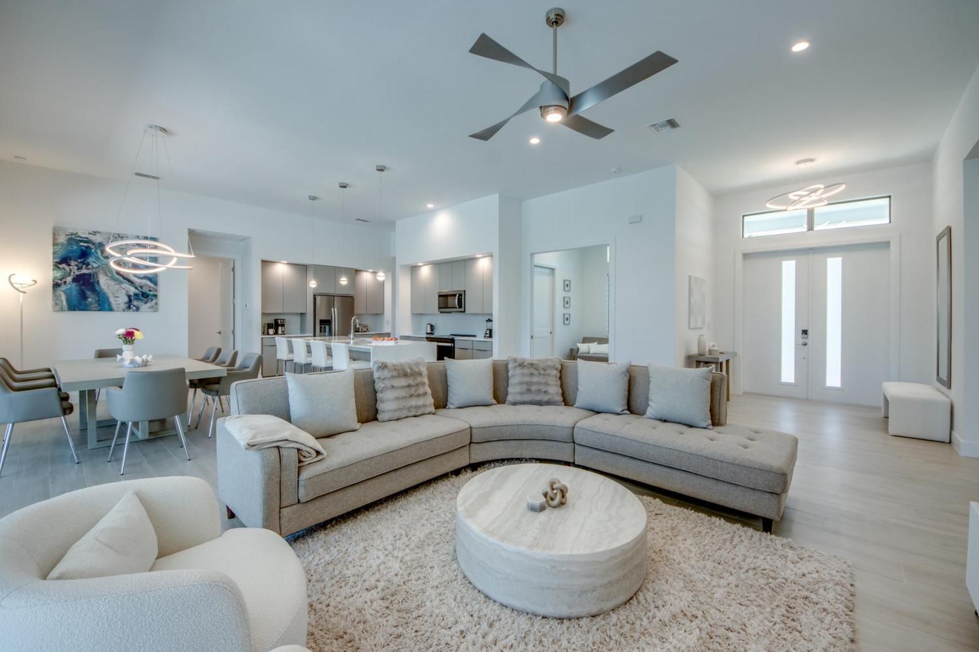 Brandnew Villa-puresun At Canal Intersection, Heated Saltwater Pool And Spa, Facing South Villa Cape Coral
