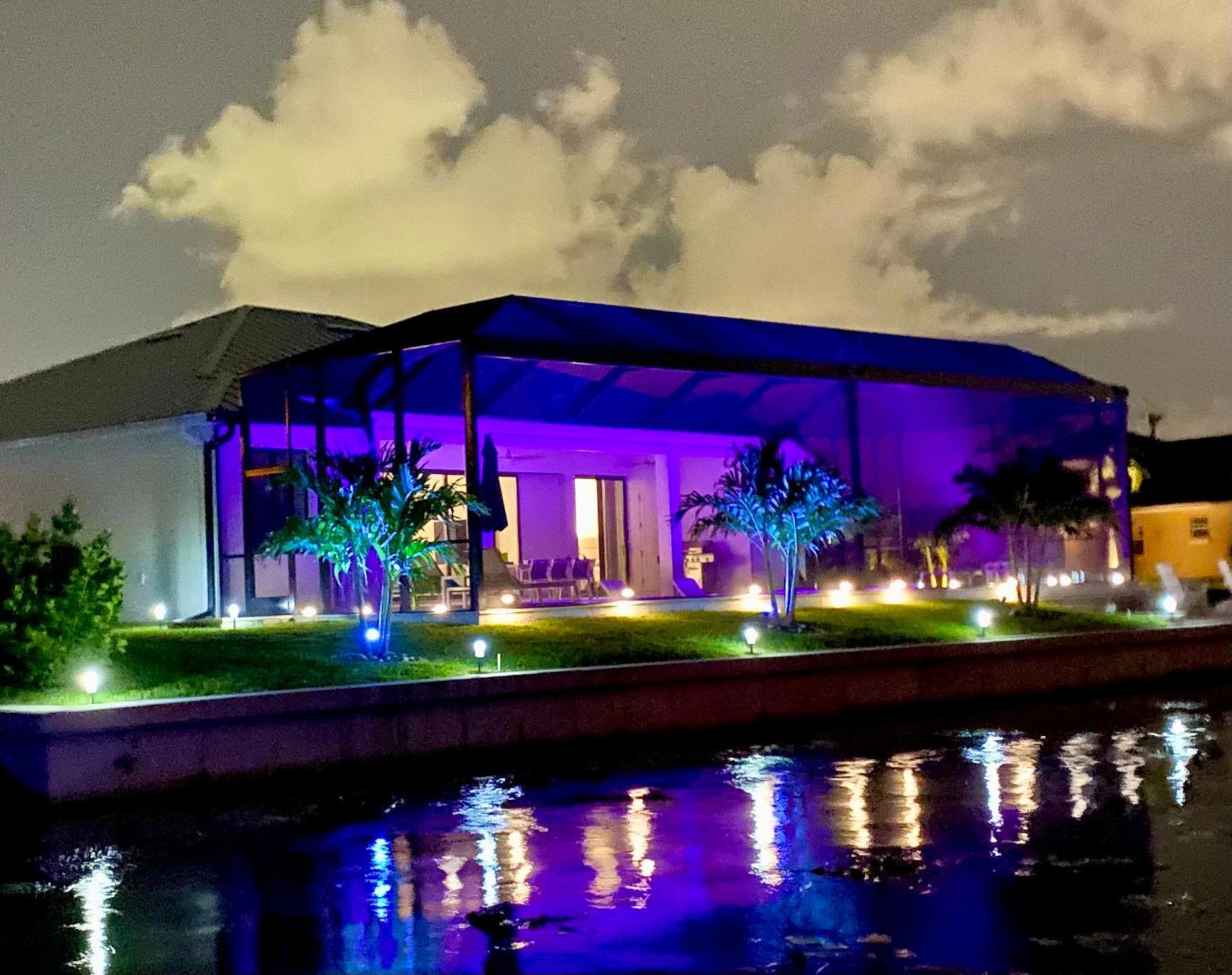 Brandnew Villa-puresun At Canal Intersection, Heated Saltwater Pool And Spa, Facing South