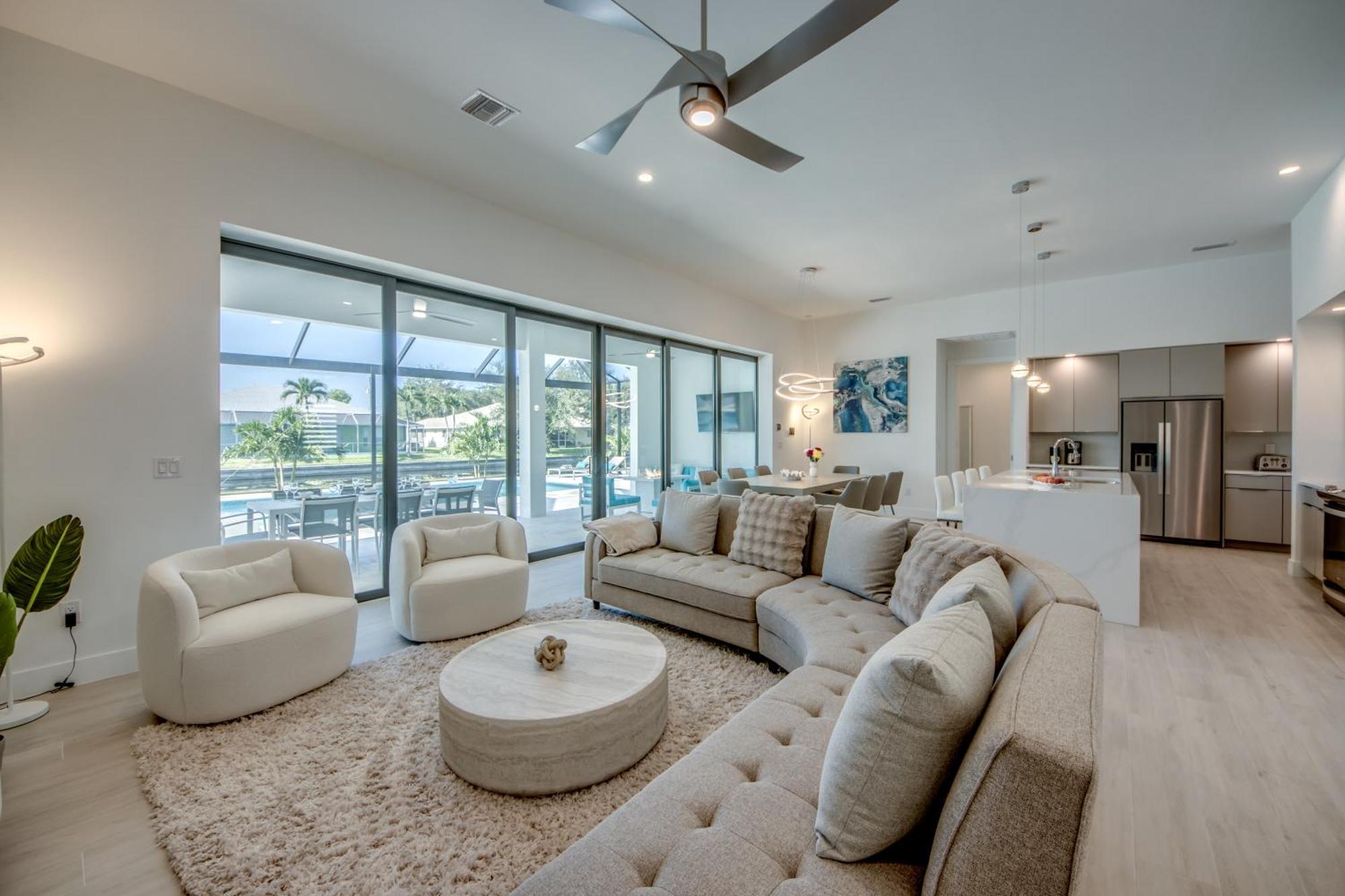 Brandnew Villa-puresun At Canal Intersection, Heated Saltwater Pool And Spa, Facing South