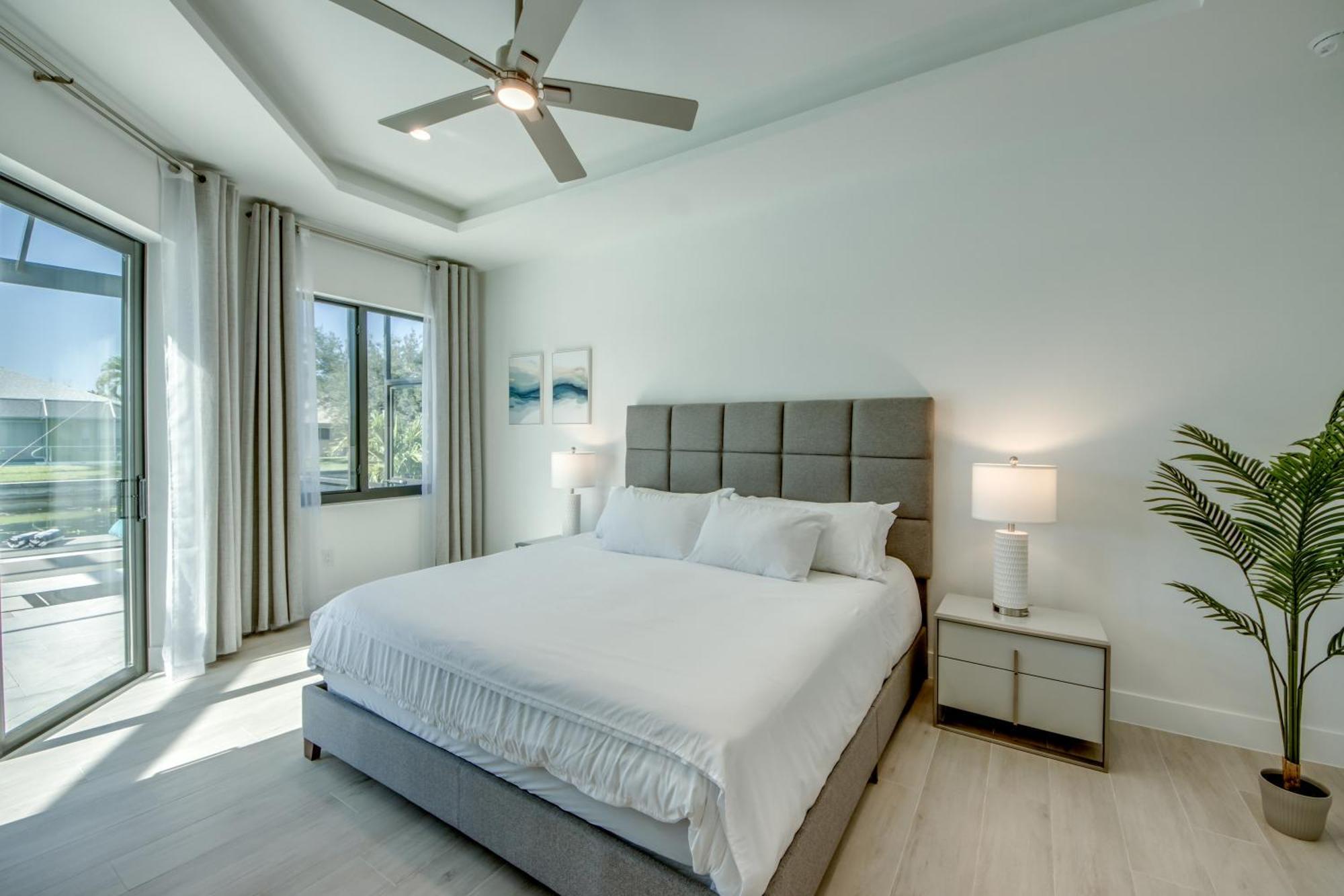 Brandnew Villa-puresun At Canal Intersection, Heated Saltwater Pool And Spa, Facing South * Cape Coral