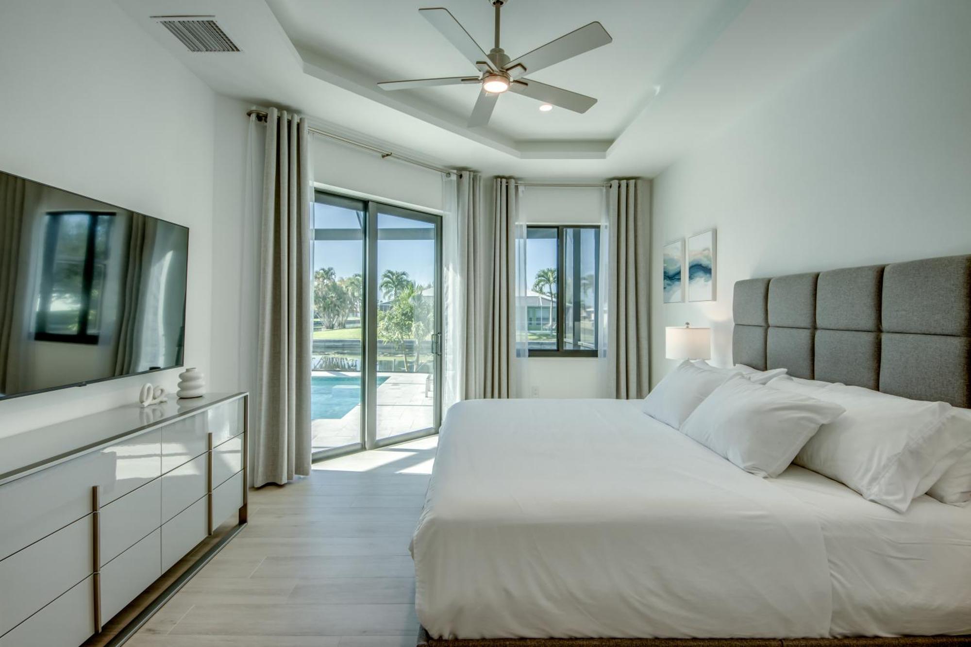Brandnew Villa-puresun At Canal Intersection, Heated Saltwater Pool And Spa, Facing South Villa