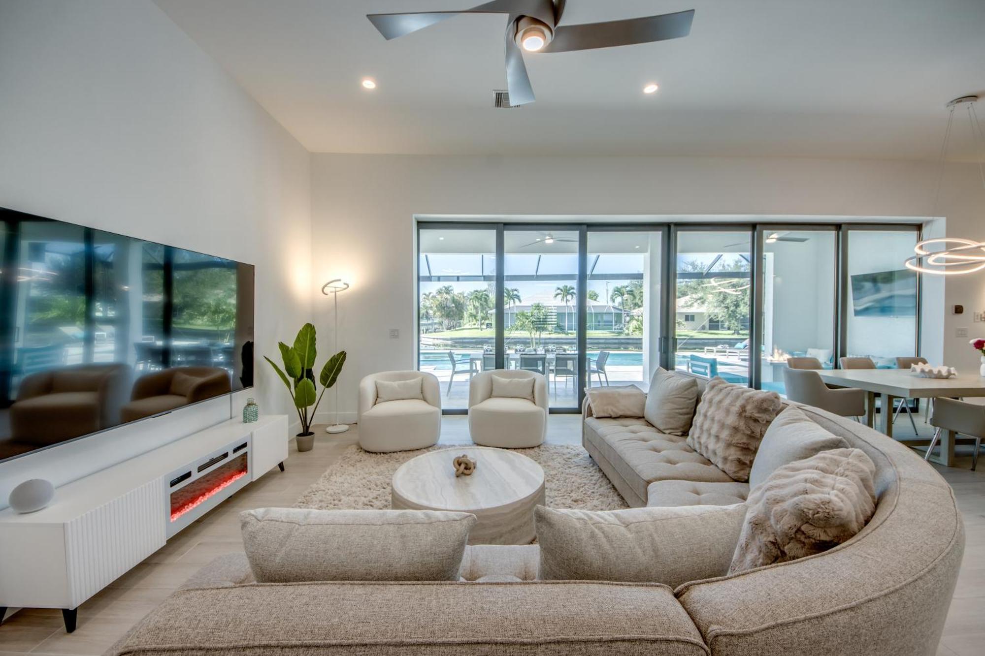 Brandnew Villa-puresun At Canal Intersection, Heated Saltwater Pool And Spa, Facing South * Cape Coral