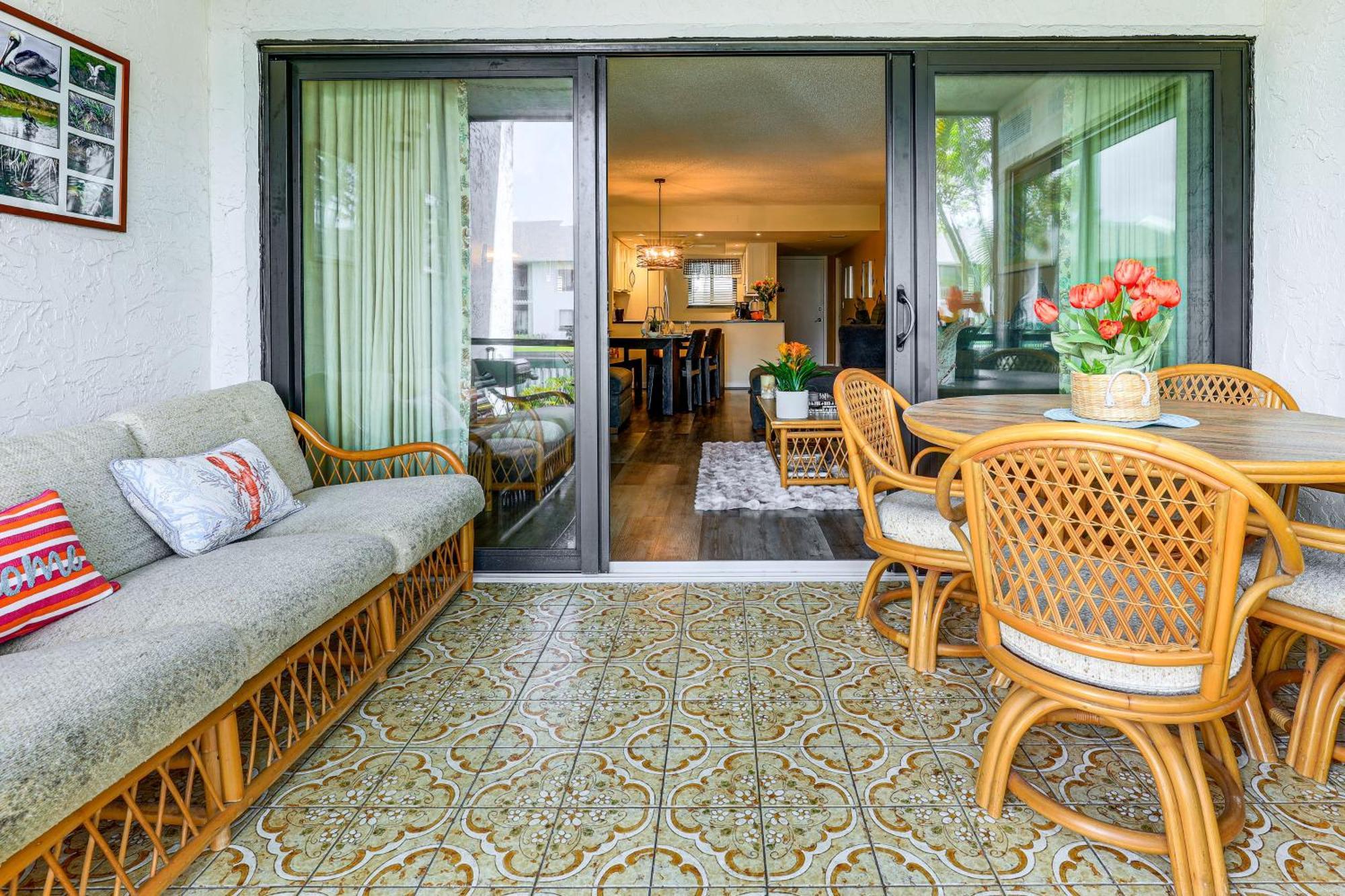 With Patio And Amenities In Pierce!