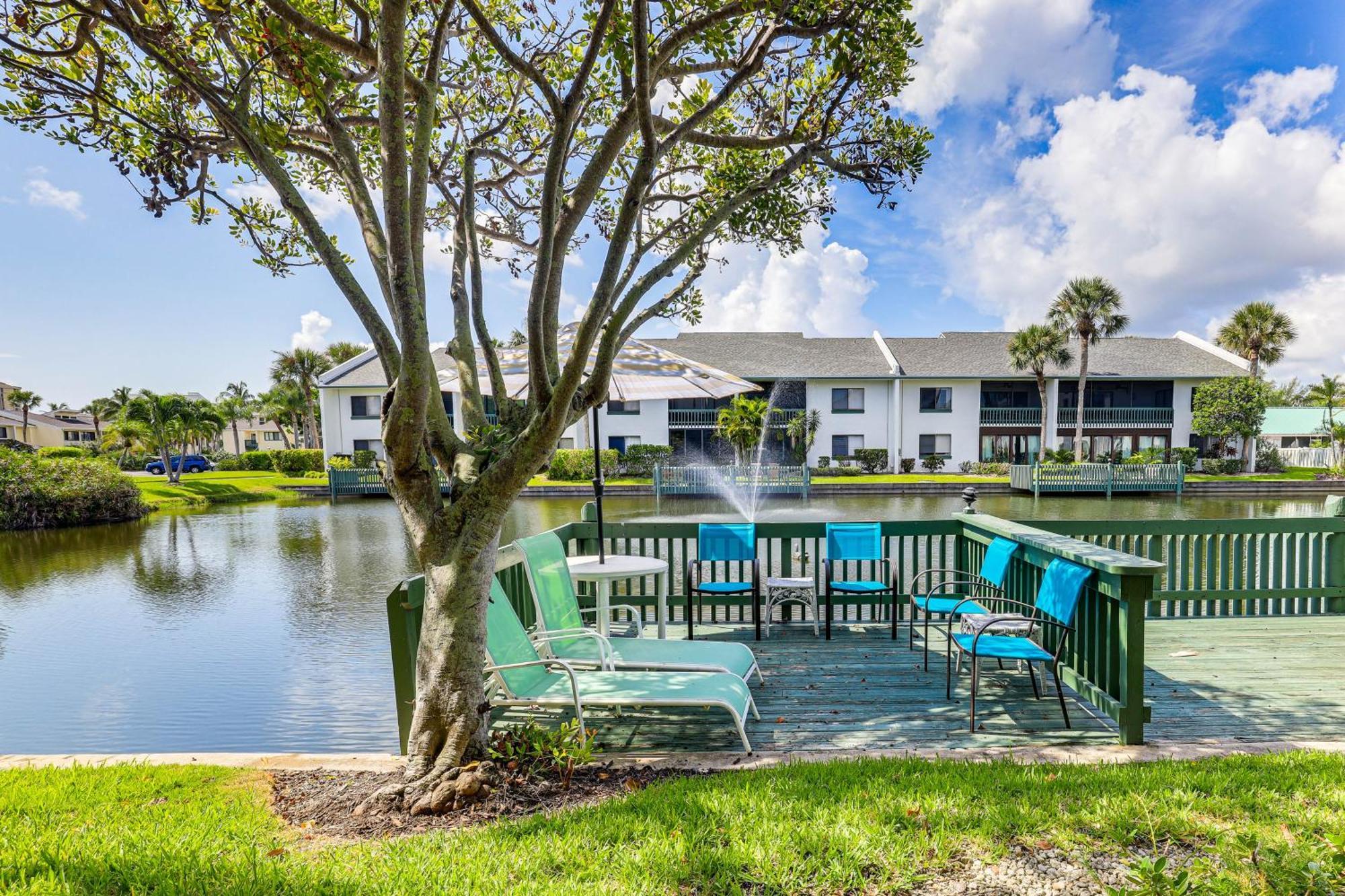 Apartment With Patio And Amenities In Pierce!