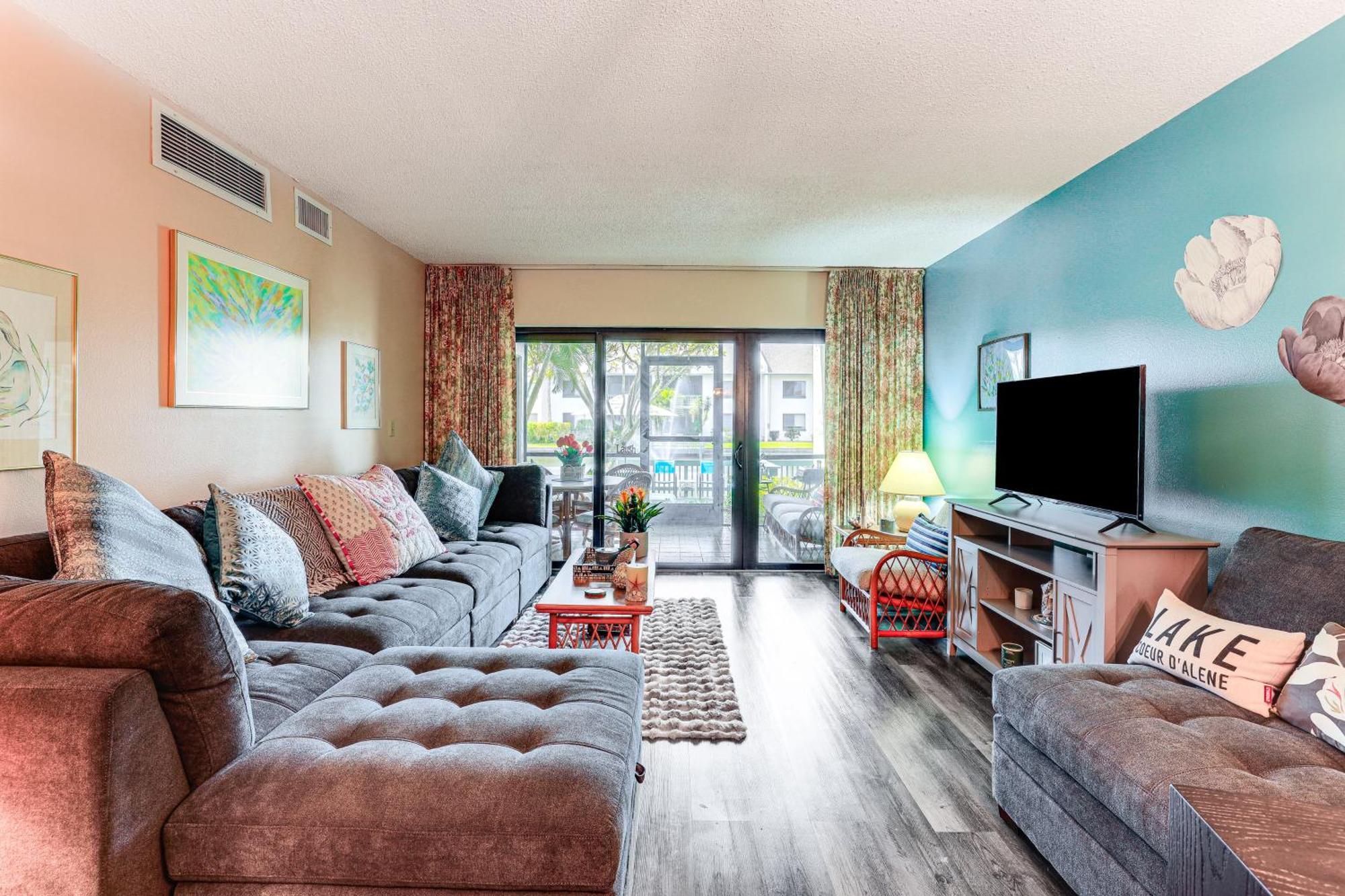 With Patio And Amenities In Pierce! * Fort Pierce