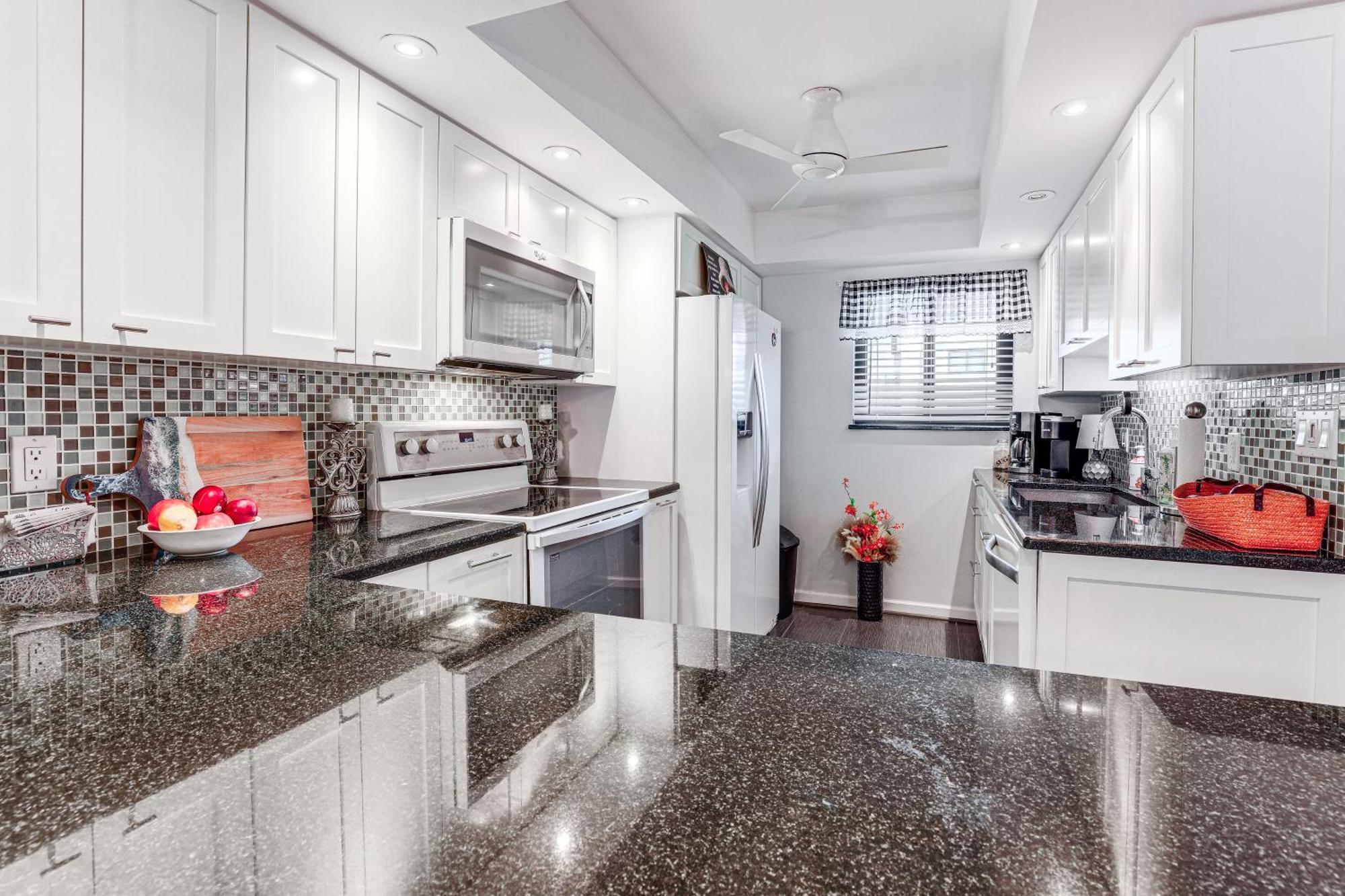With Patio And Amenities In Pierce! Fort Pierce