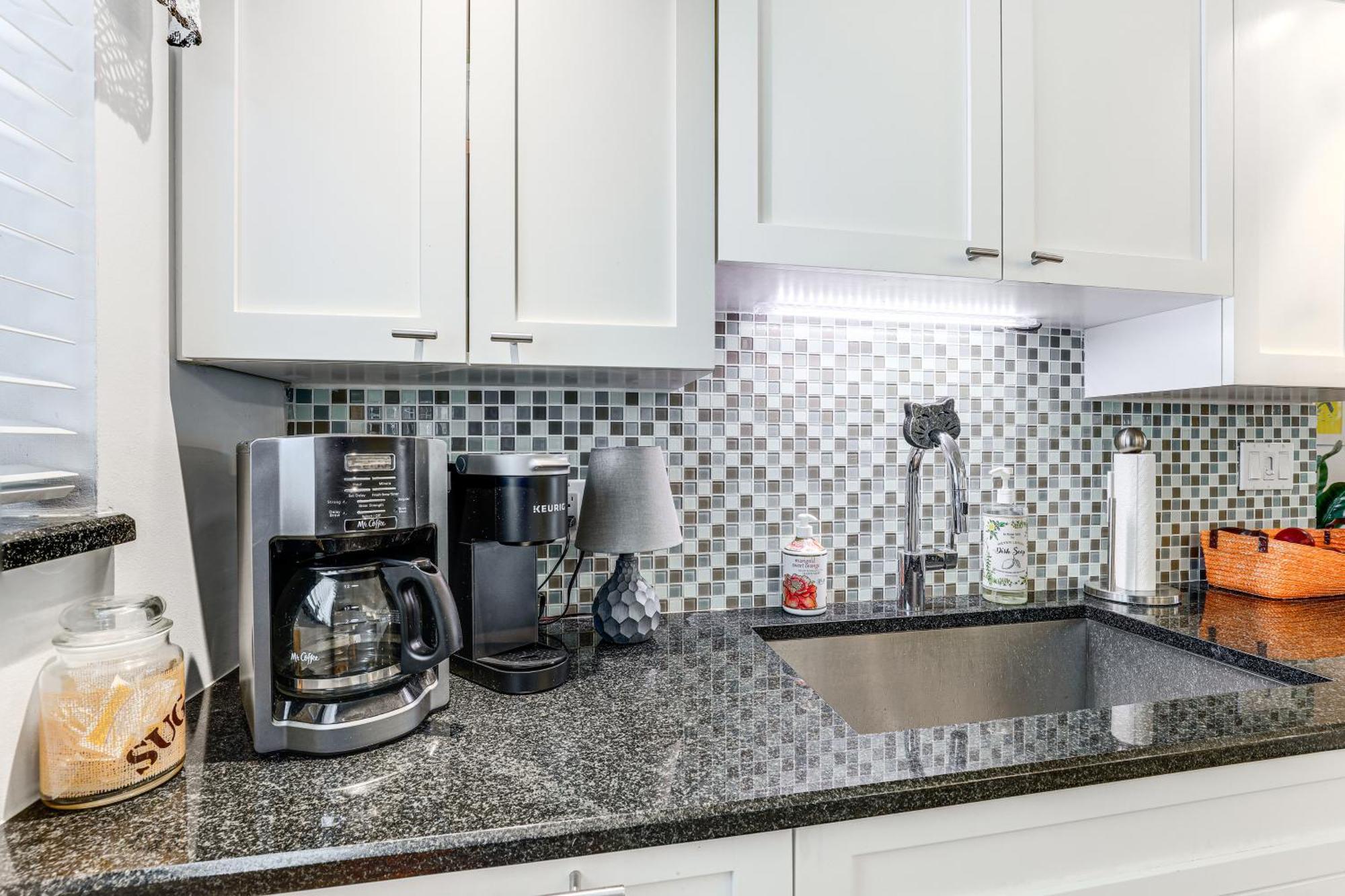 Apartment With Patio And Amenities In Pierce!