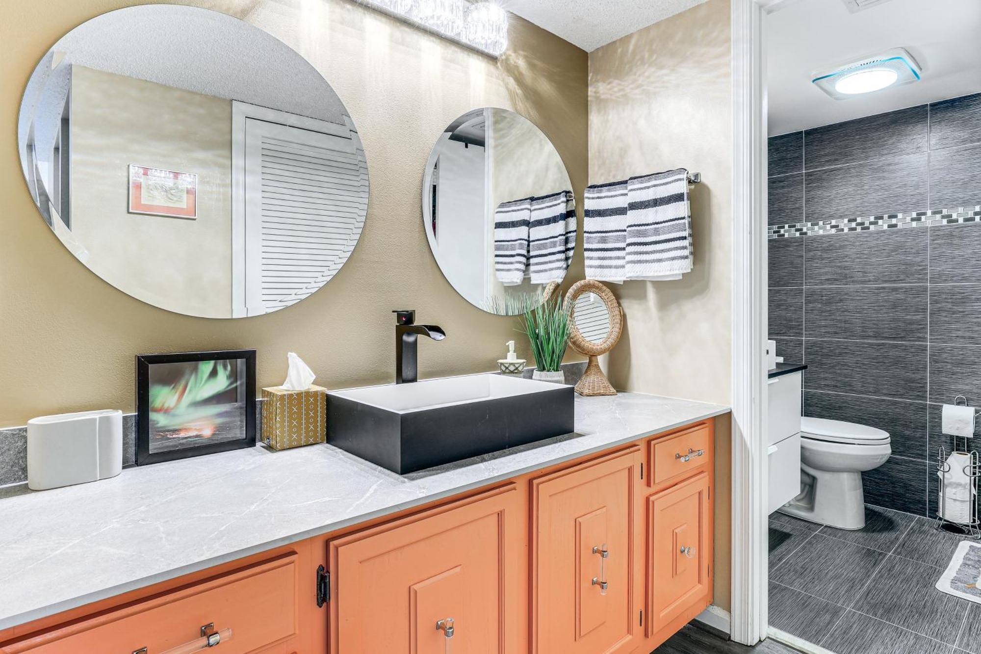 With Patio And Amenities In Pierce! *