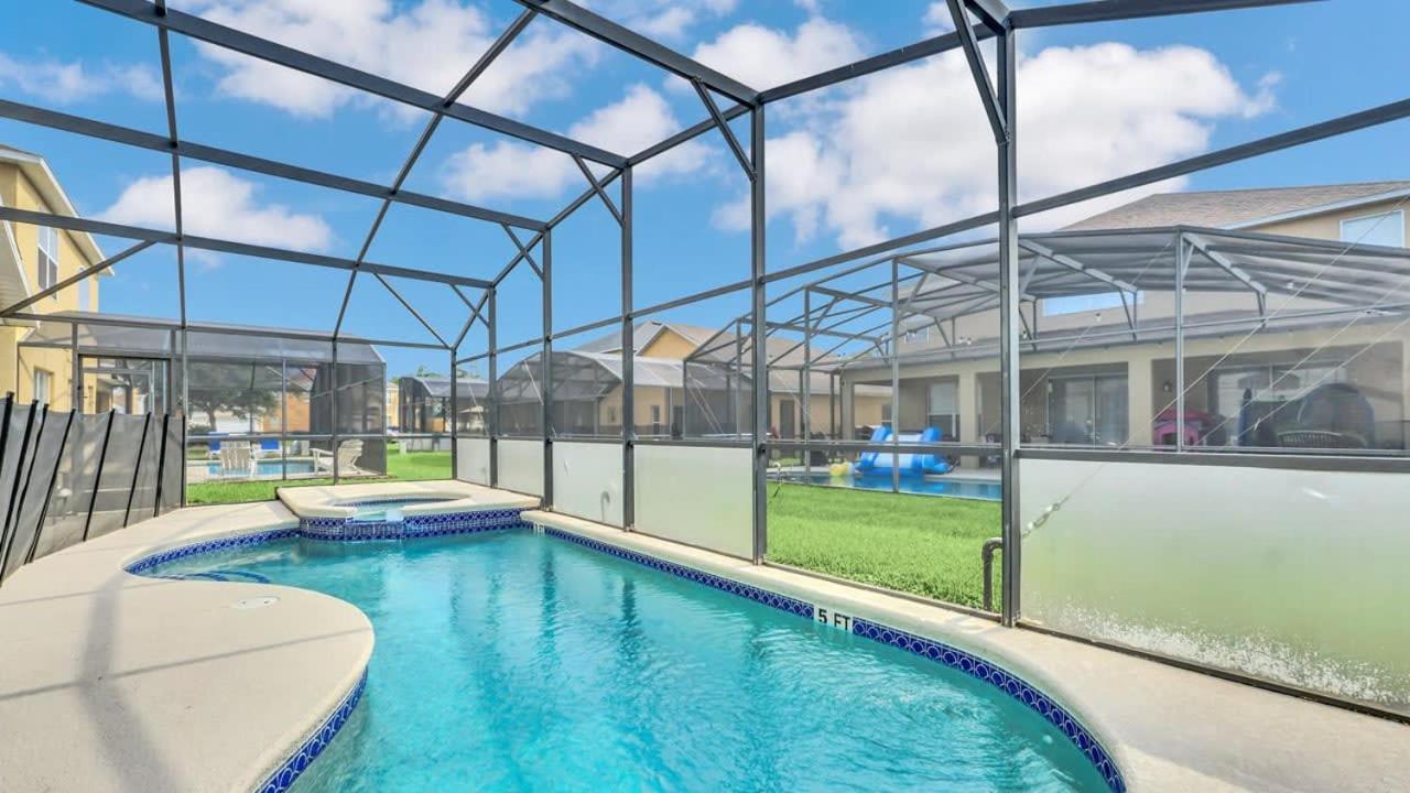 Stunning 5 Bedroom House With Private Pool Holiday home Kissimmee