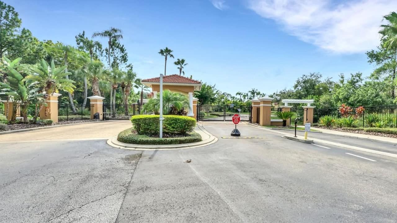 Stunning 5 Bedroom House With Private Pool Kissimmee