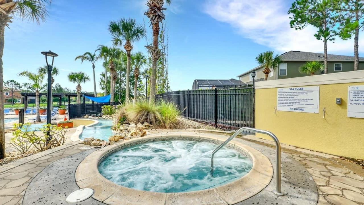 Stunning 5 Bedroom House With Private Pool Holiday home