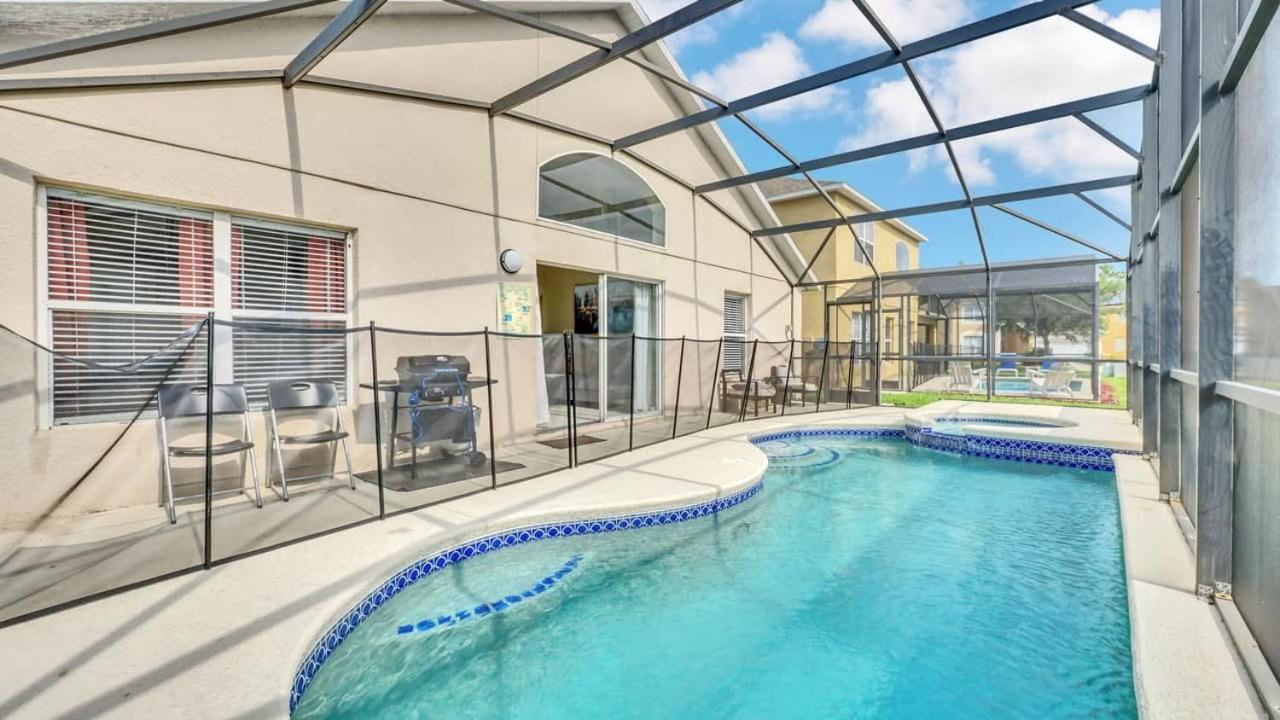 Stunning 5 Bedroom House With Private Pool Holiday home Kissimmee