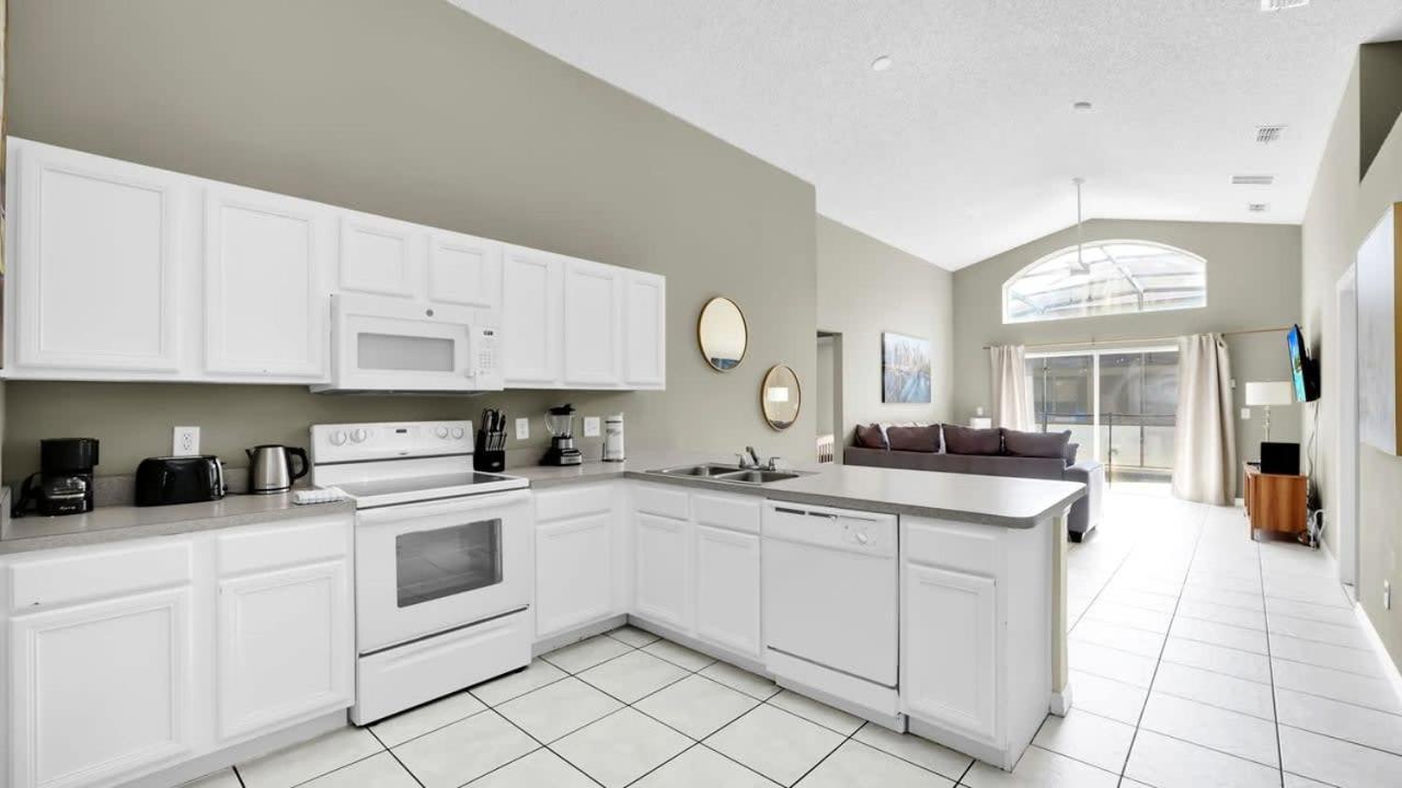 Stunning 5 Bedroom House With Private Pool Kissimmee