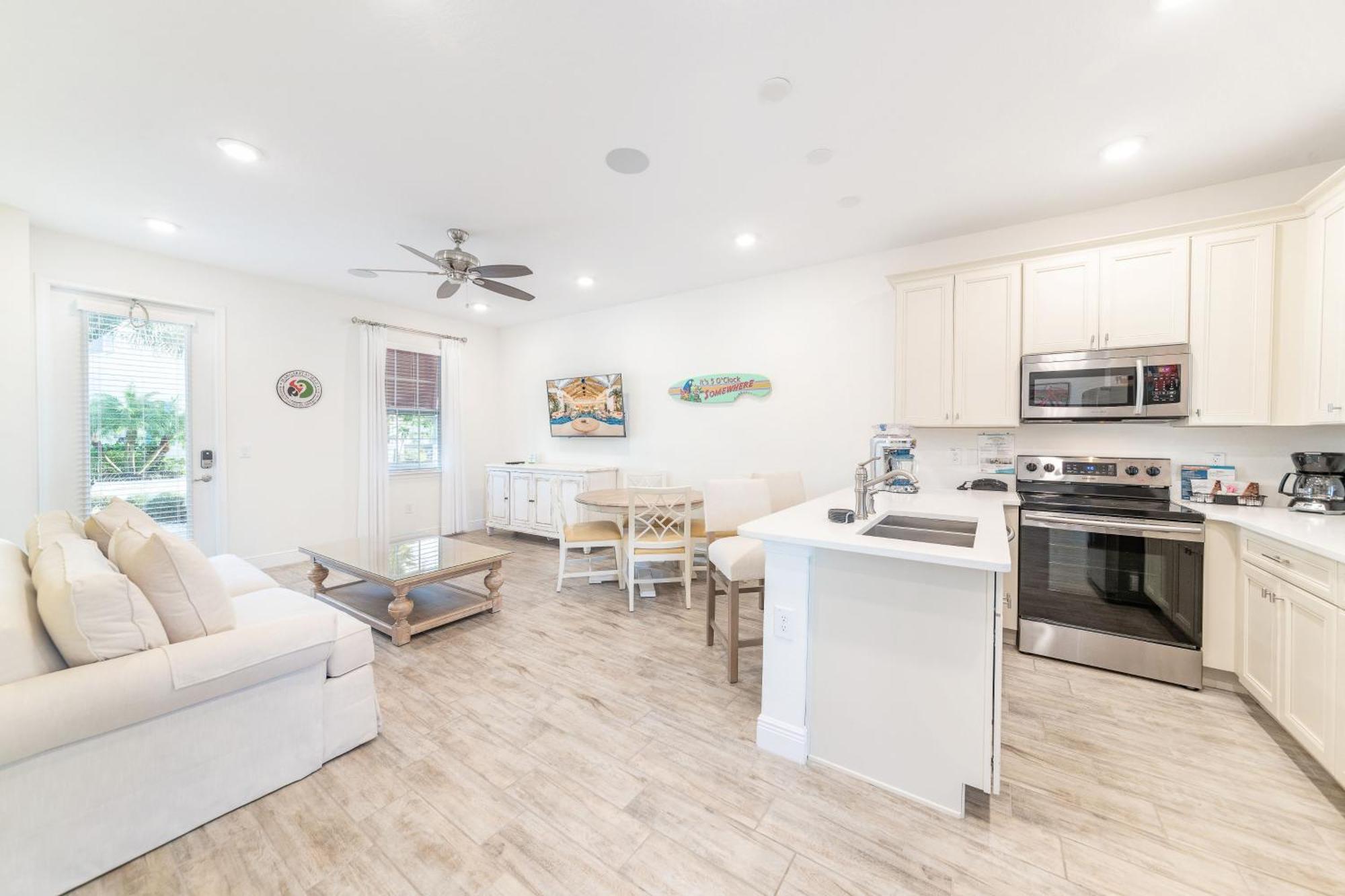 Holiday home Flip Paradise With Private Hot Tub Near And Margaritaville Access - 8004sb *