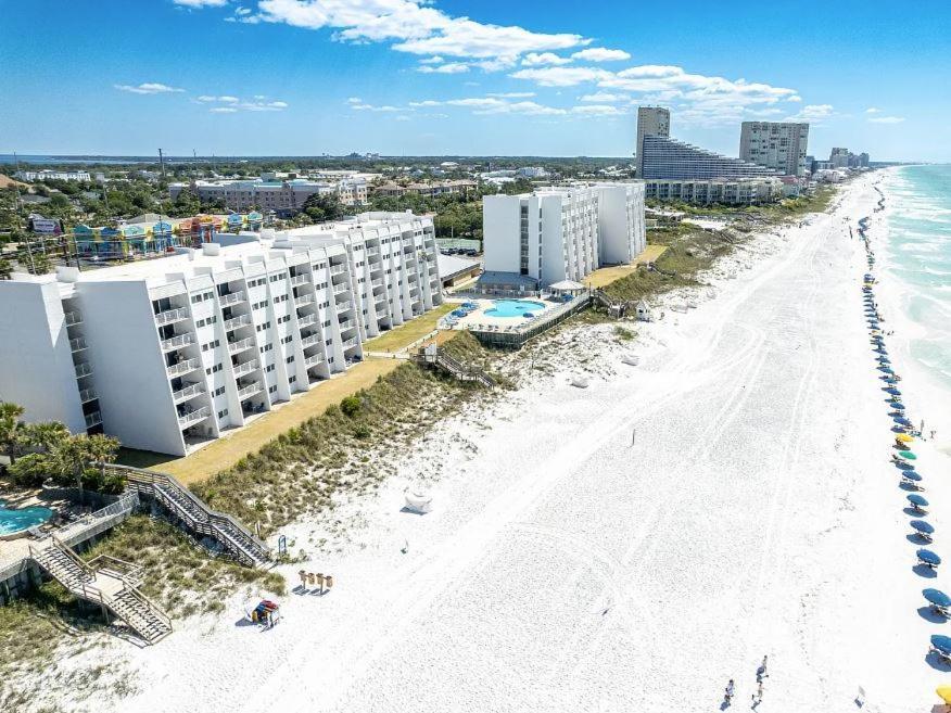 Holiday home Jade East Towers 0730 By Newman-dailey