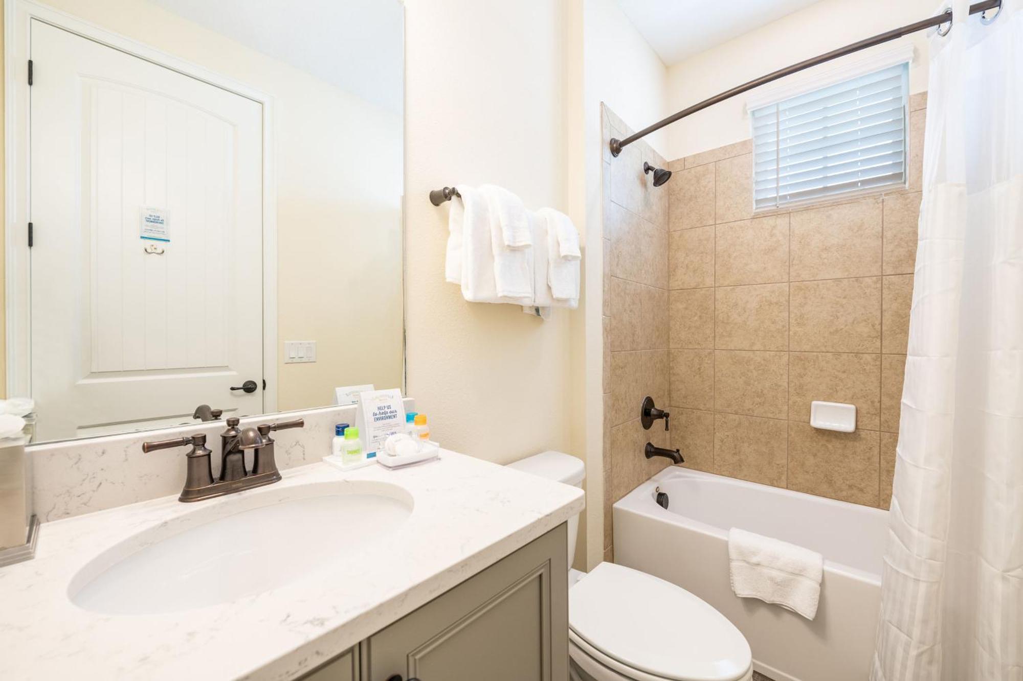 Bright Airy Near With Margaritaville Access - 8008ls