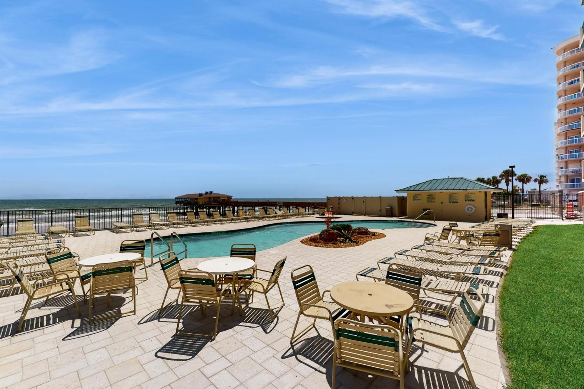 Atlantic Apartment *