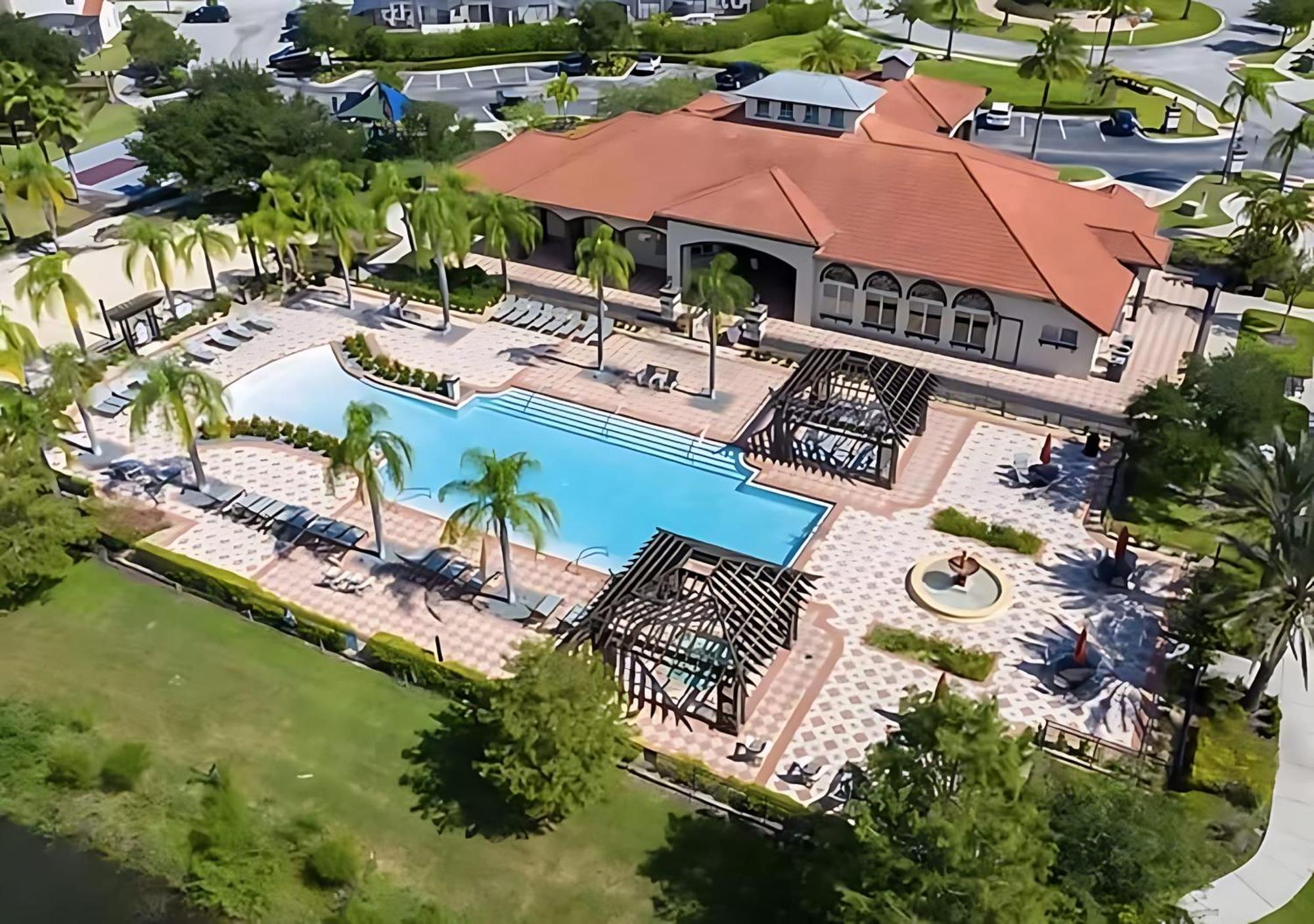 8br Family With Pool And Hot Tub Holiday home *