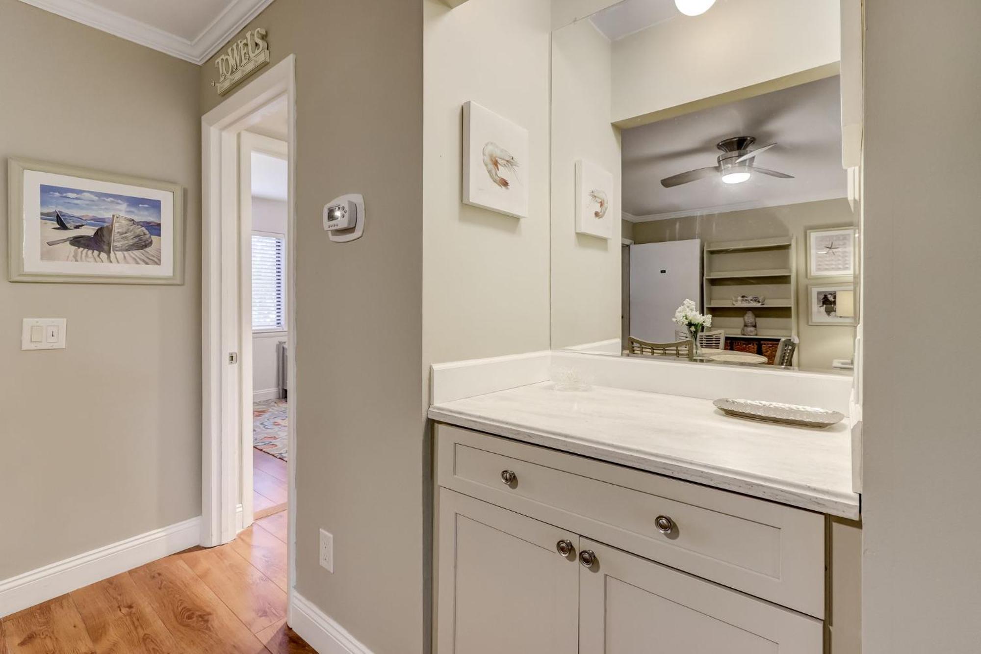 9e Amelia Landings Apartment *