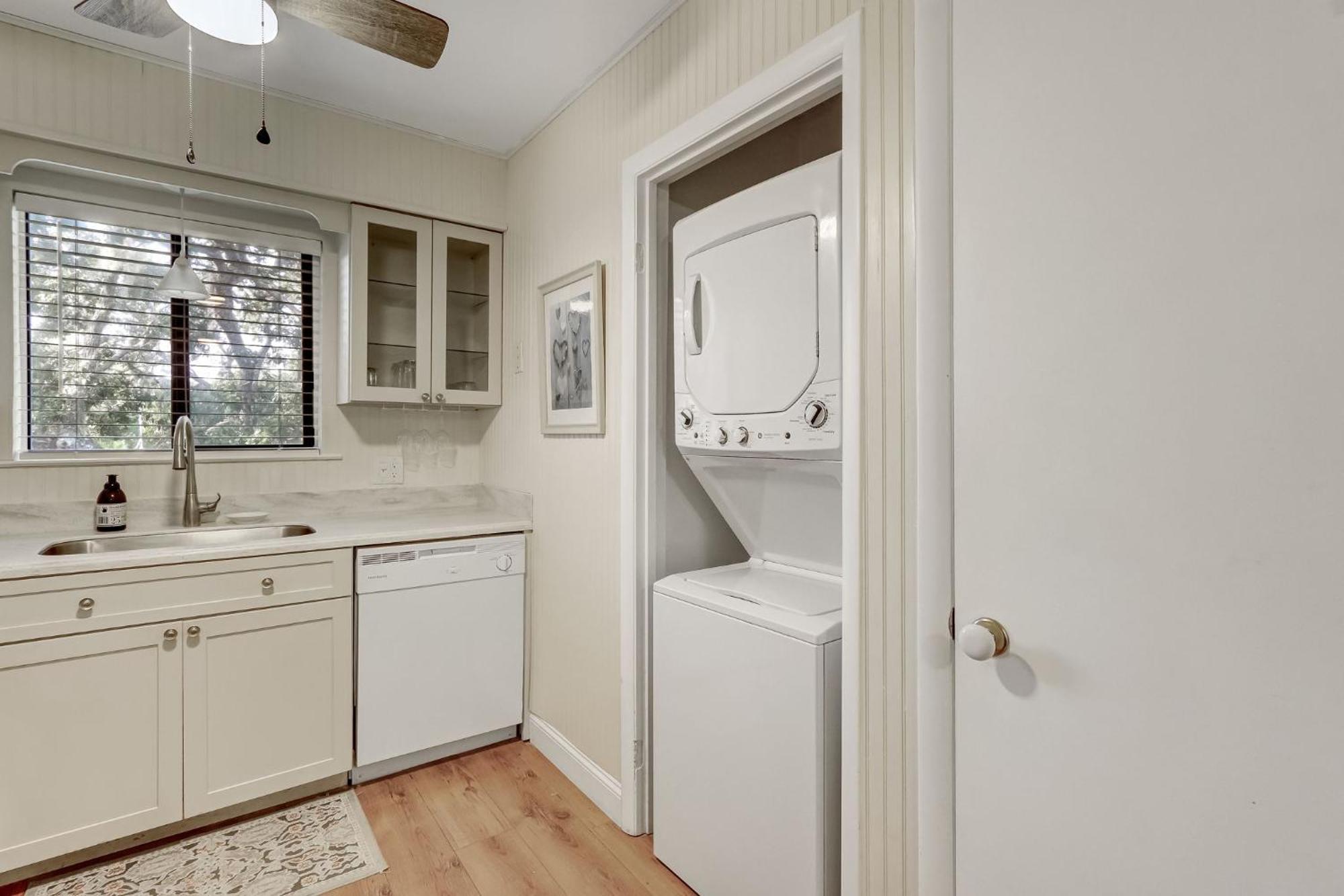 9e Amelia Landings Apartment *