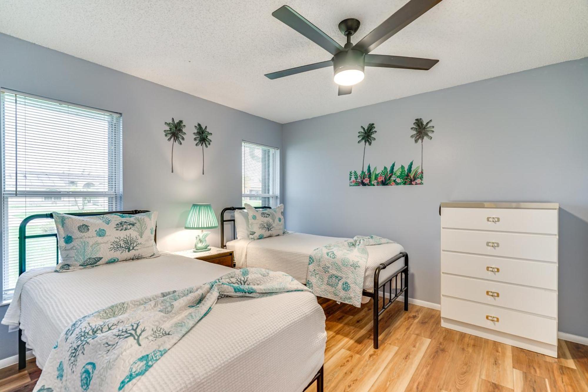 Holiday home Charming With Dock Near Beaches! Cape Coral