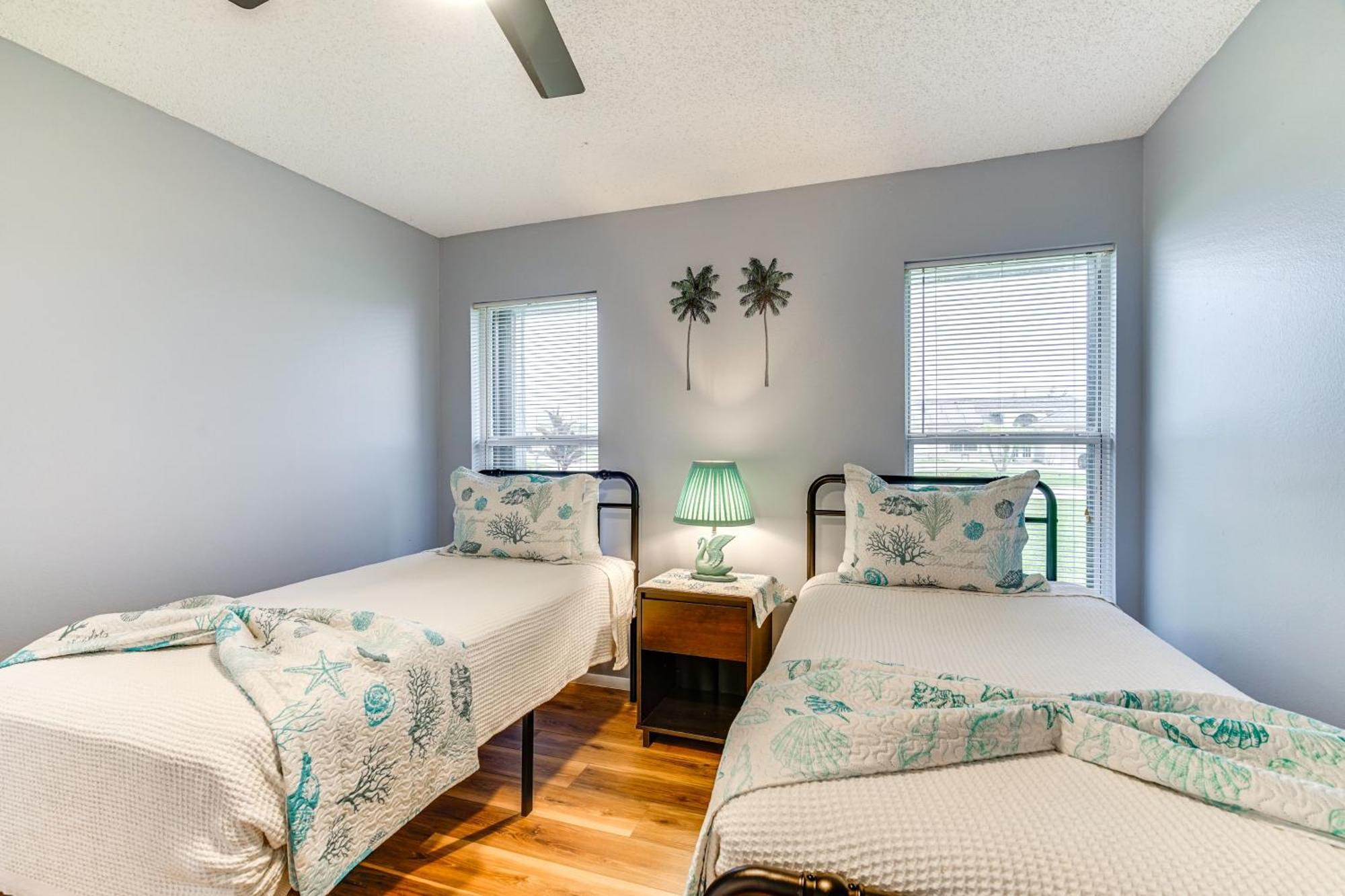 Charming With Dock Near Beaches! *