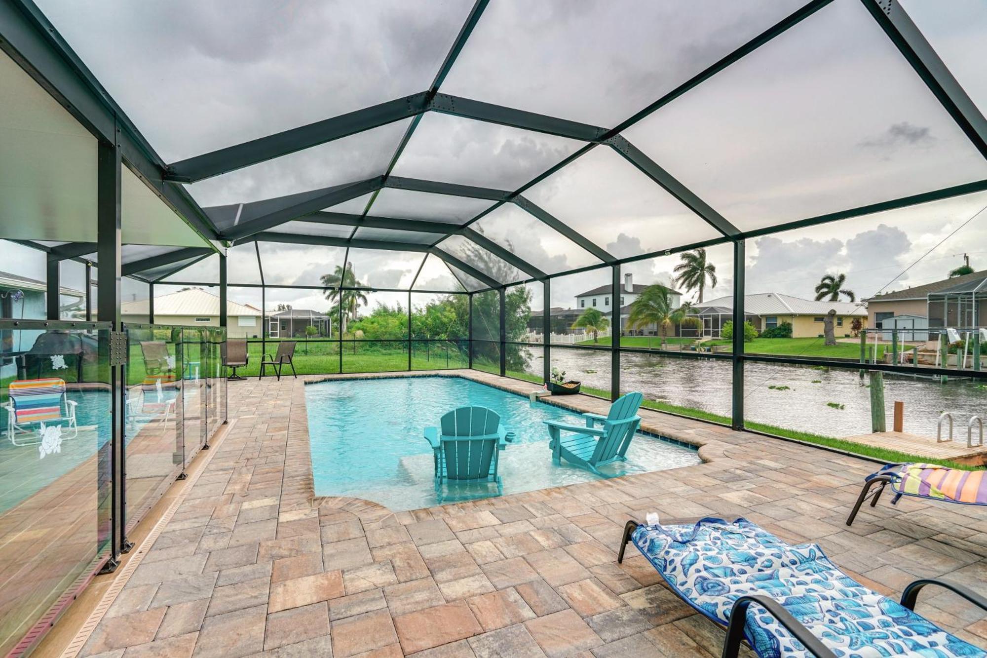Charming With Dock Near Beaches! Holiday home Cape Coral