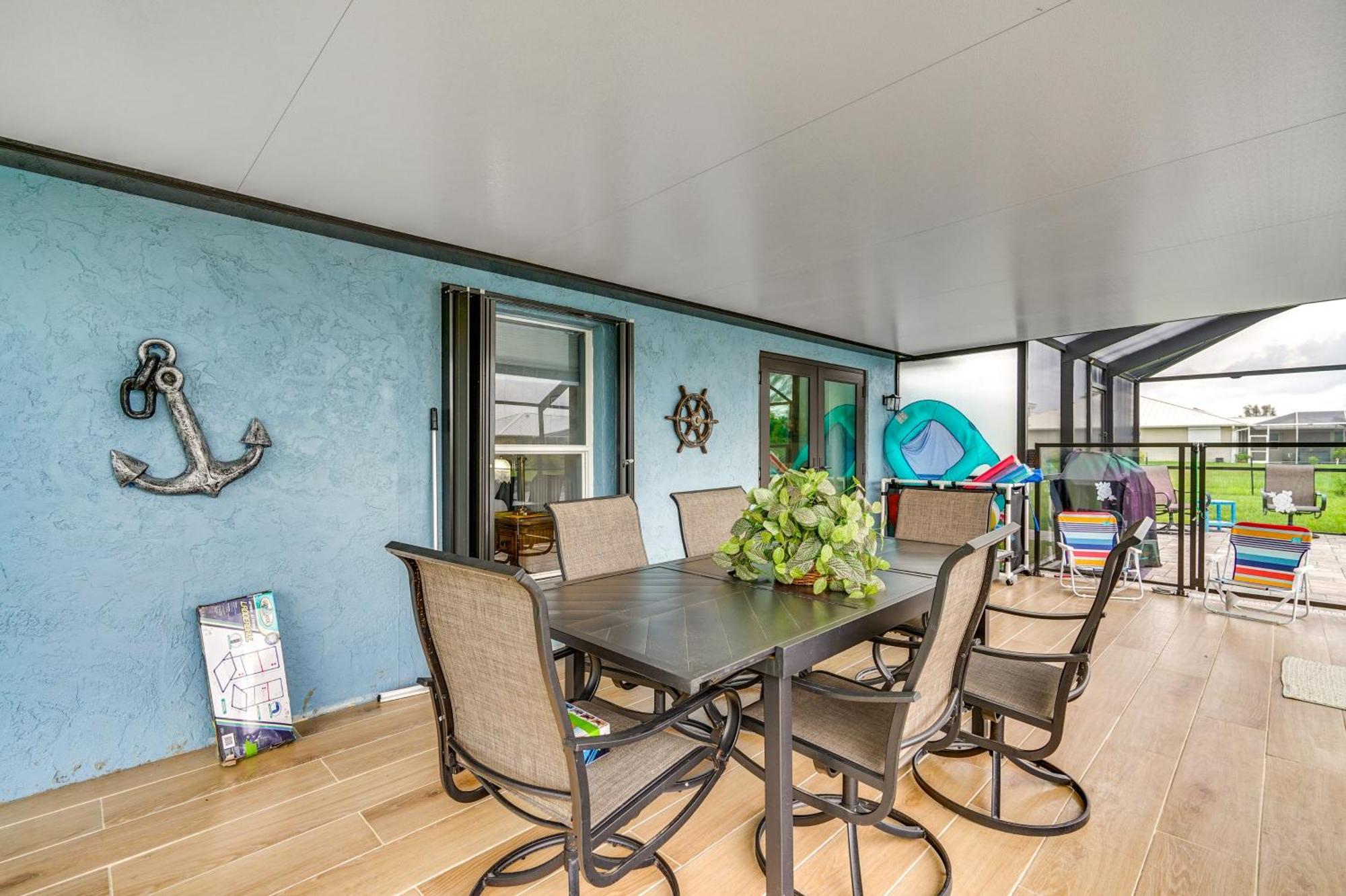 Charming With Dock Near Beaches! * Cape Coral
