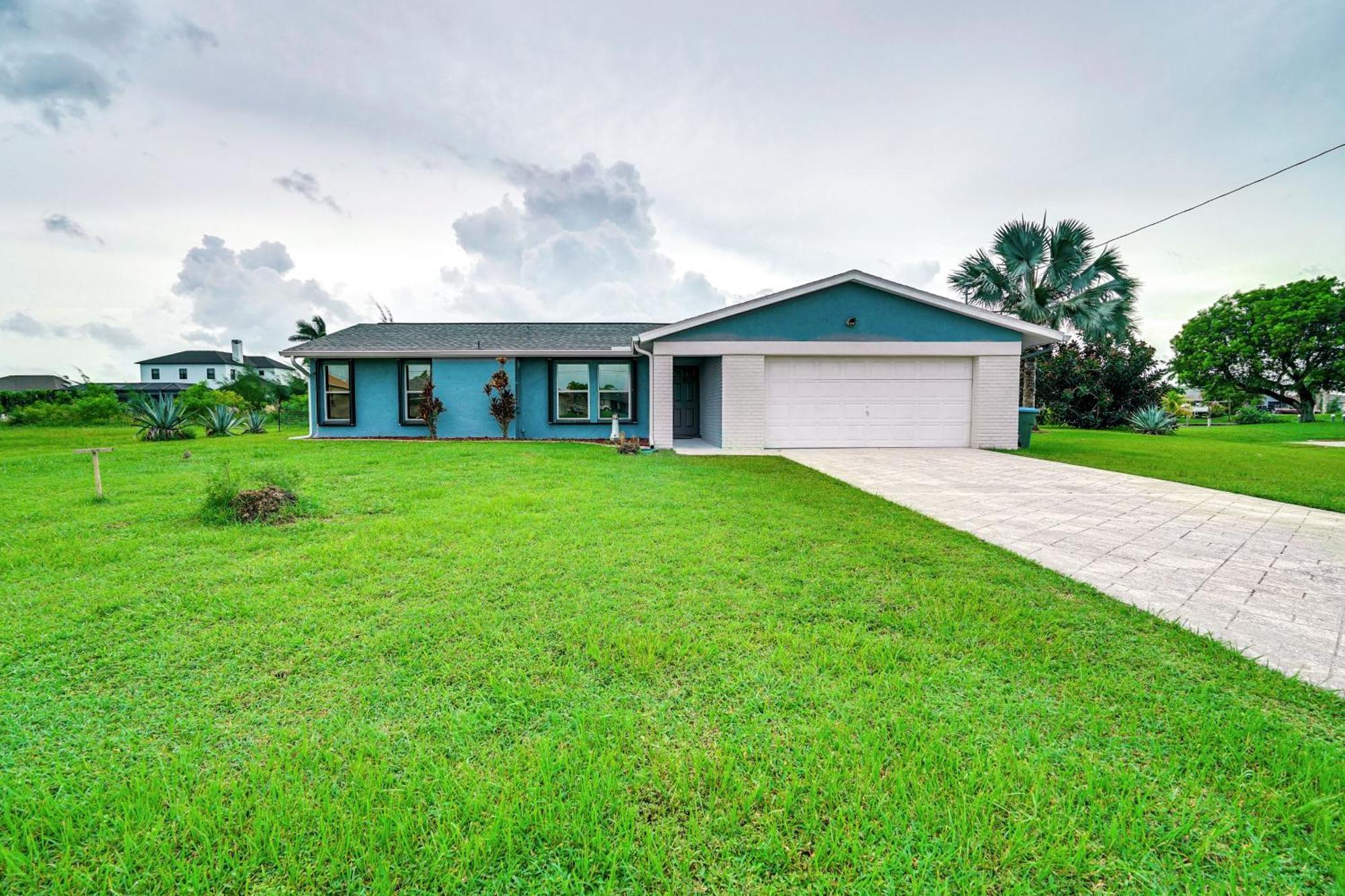 Holiday home Charming With Dock Near Beaches! Cape Coral