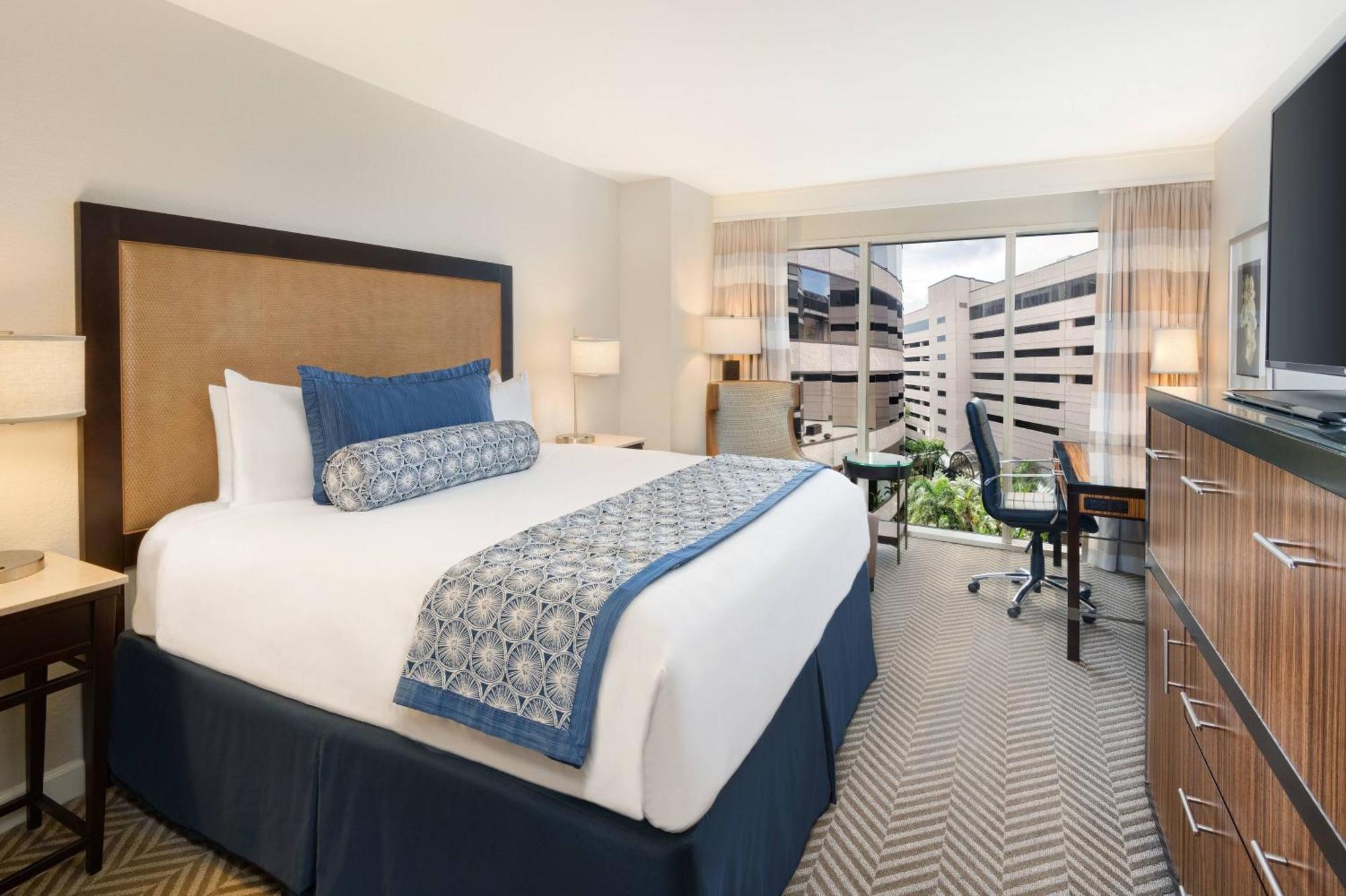 The Westshore Grand, A Tribute Portfolio Hotel,