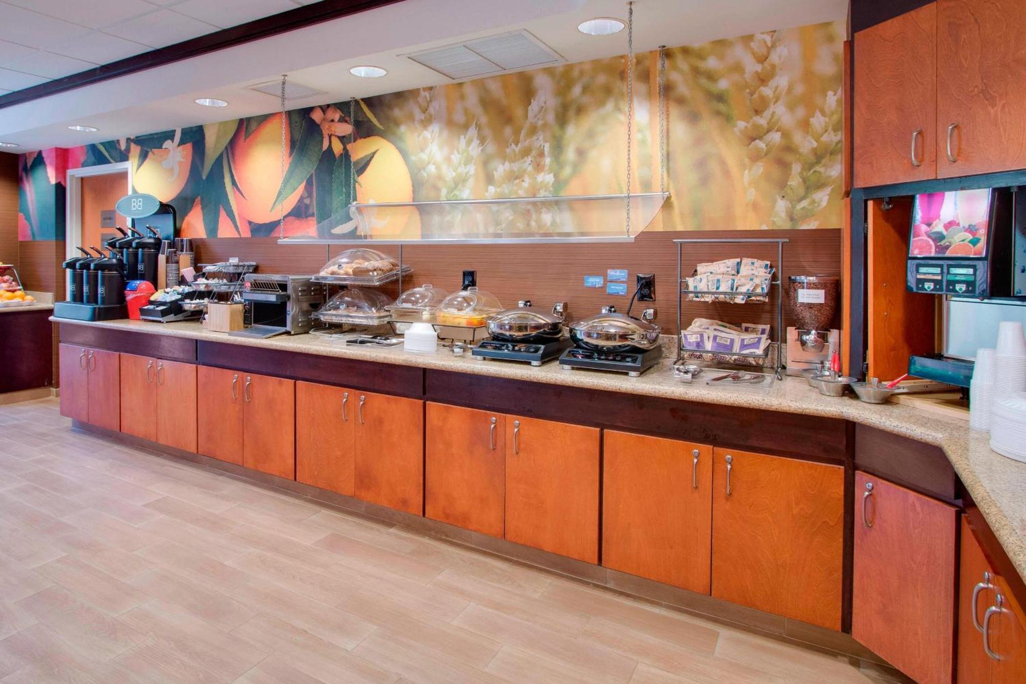 Hotel Fairfield & By Marriott 3*