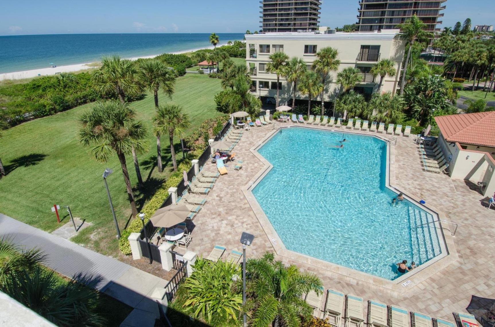 Land's End 11-203 Front - Premier St. Pete Beach
