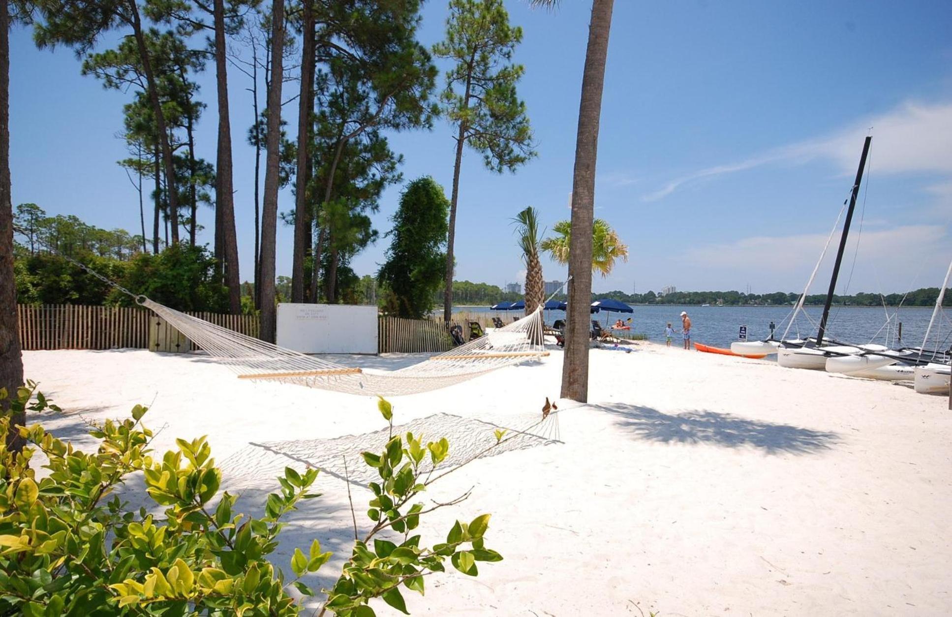 1970 * Destin