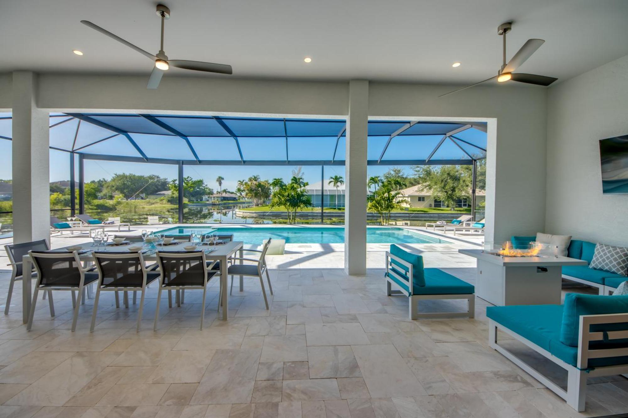 Brandnew Villa-puresun At Canal Intersection, Heated Saltwater Pool And Spa, Facing South Villa Cape Coral