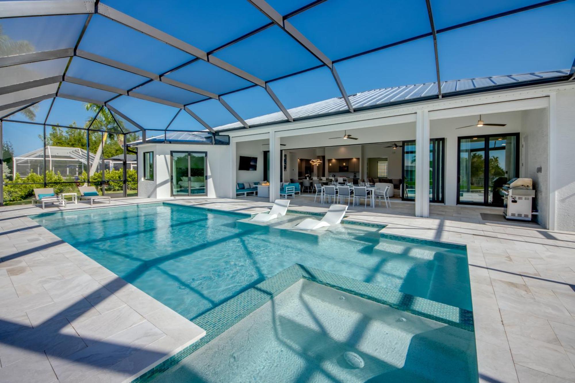 Brandnew Villa-puresun At Canal Intersection, Heated Saltwater Pool And Spa, Facing South
