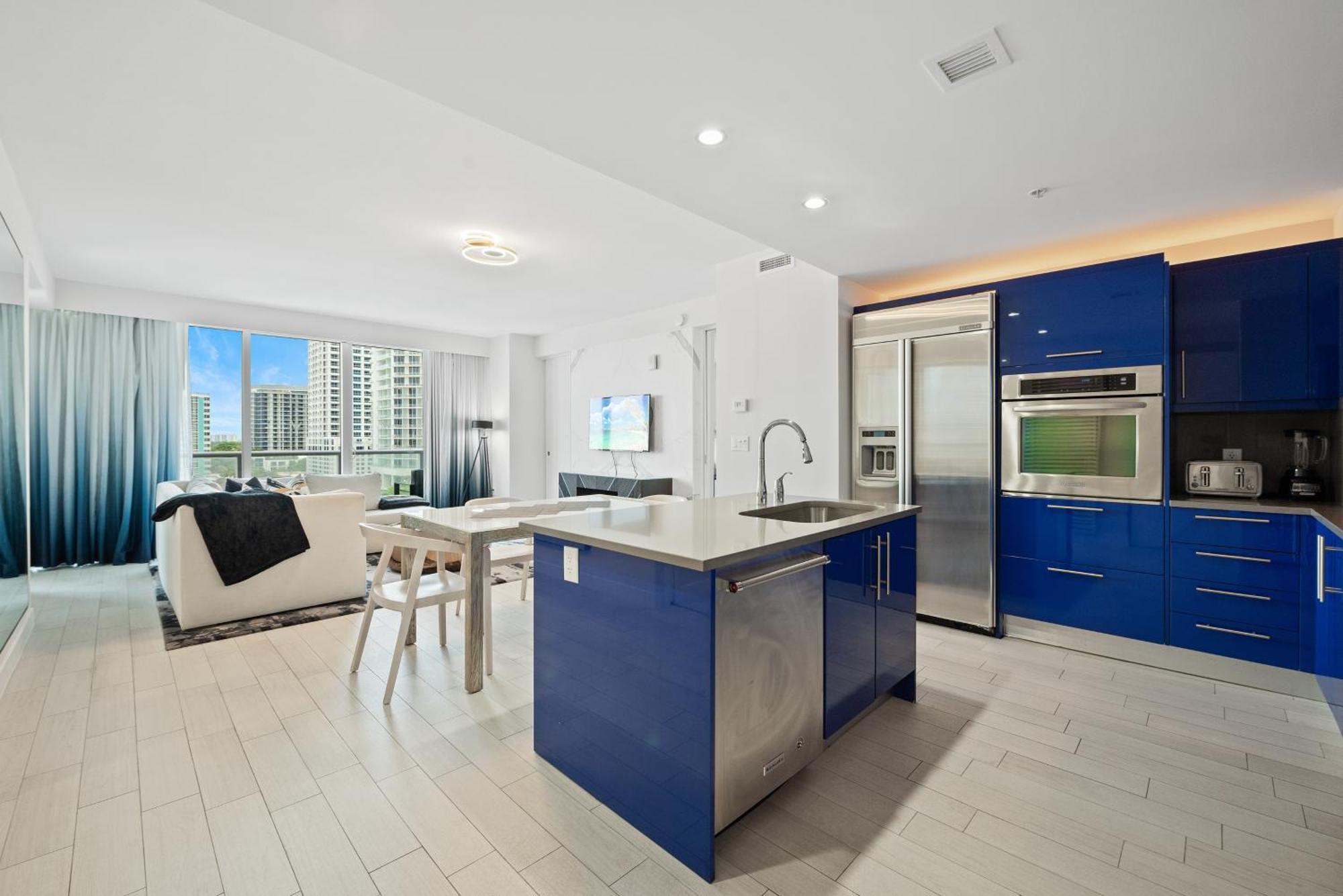 Apartment Luxury 2br 2ba With Amenities And Access *