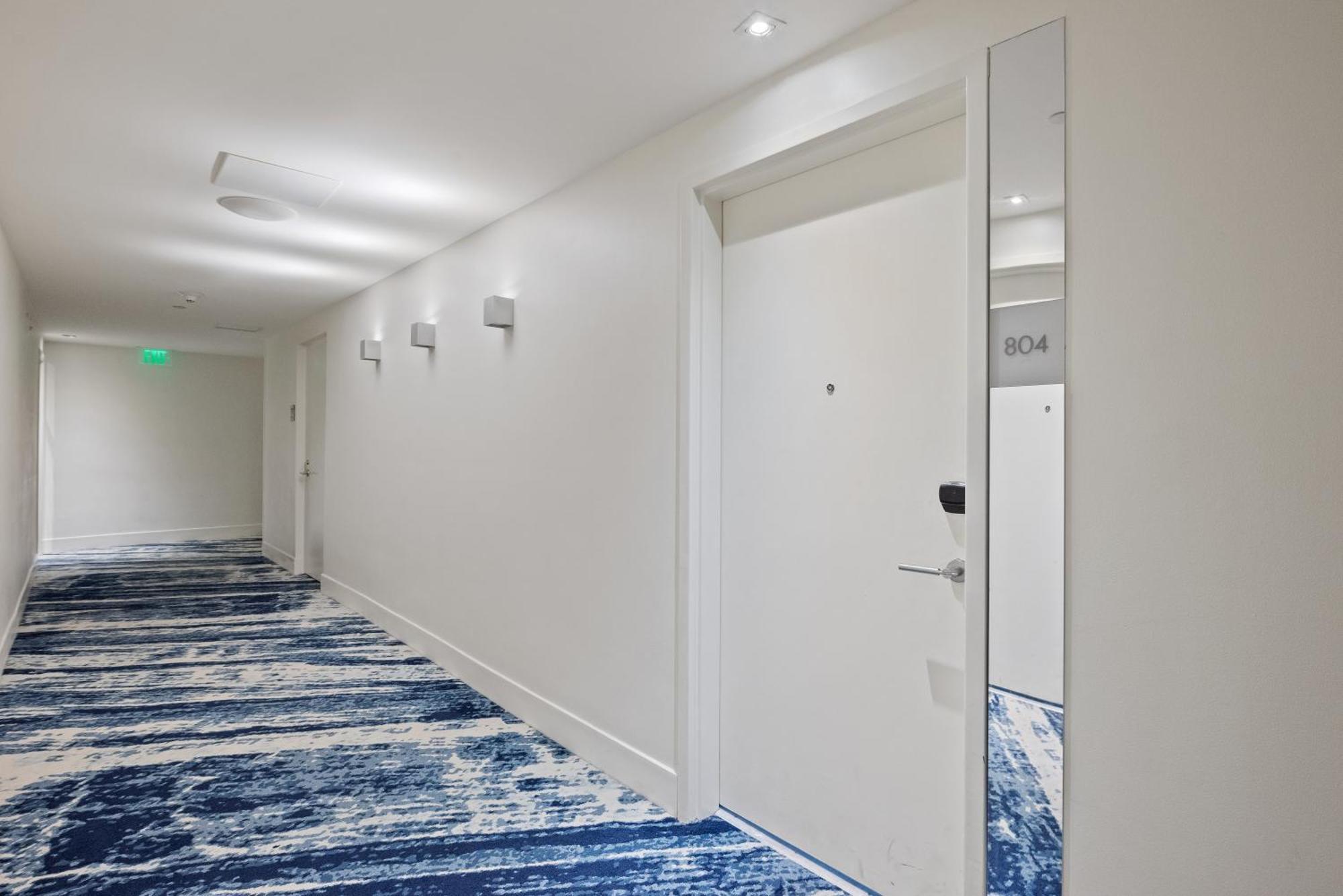 Apartment Luxury 2br 2ba With Amenities And Access *