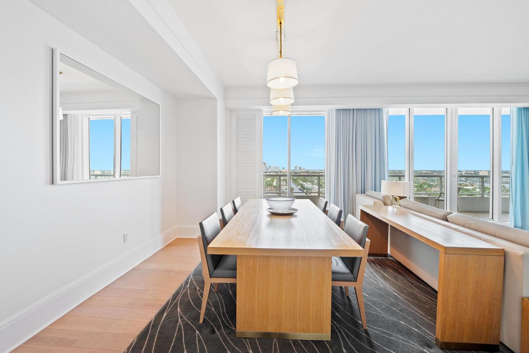 Ritz-carlton Luxury 2 Bedroom - Access Apartment *