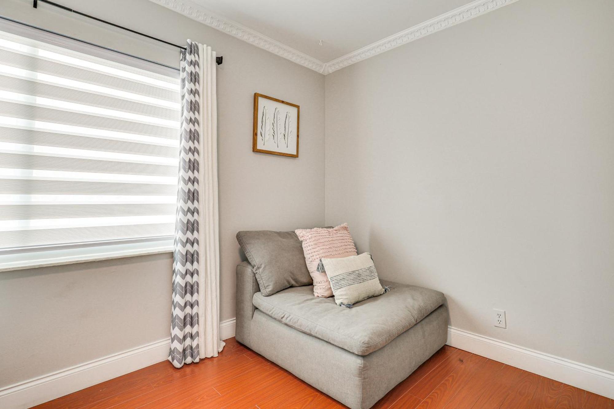 Holiday home Sun-soaked Pompano With Private Pool!