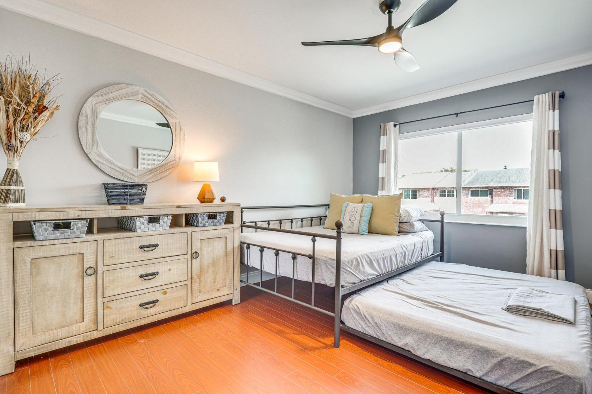 Sun-soaked Pompano With Private Pool! Holiday home