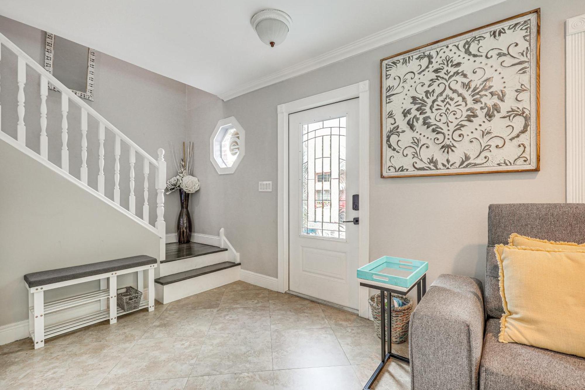 Sun-soaked Pompano With Private Pool!