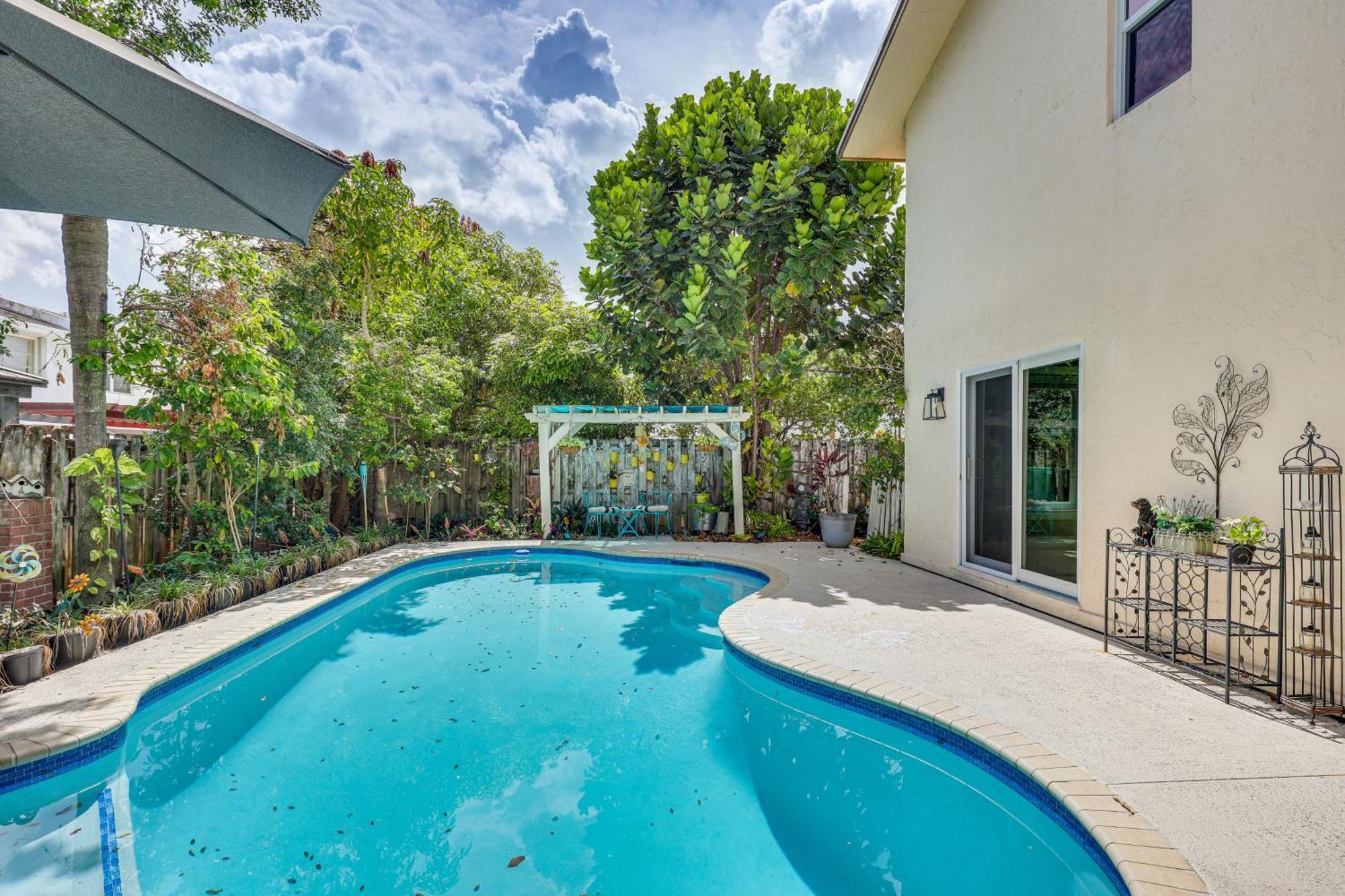 Sun-soaked Pompano With Private Pool! Holiday home *