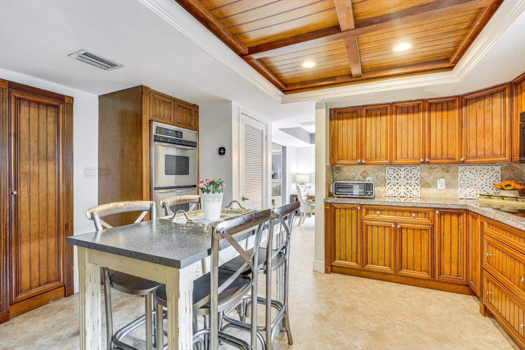 Sun-soaked Pompano With Private Pool! Holiday home Pompano Beach
