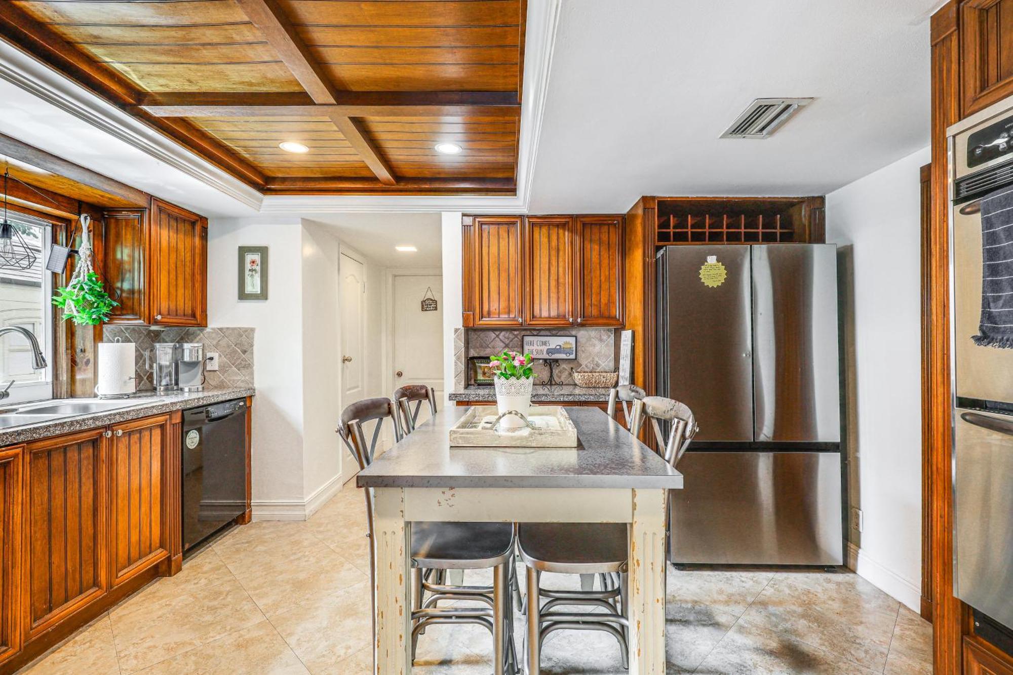 Sun-soaked Pompano With Private Pool! Holiday home Pompano Beach