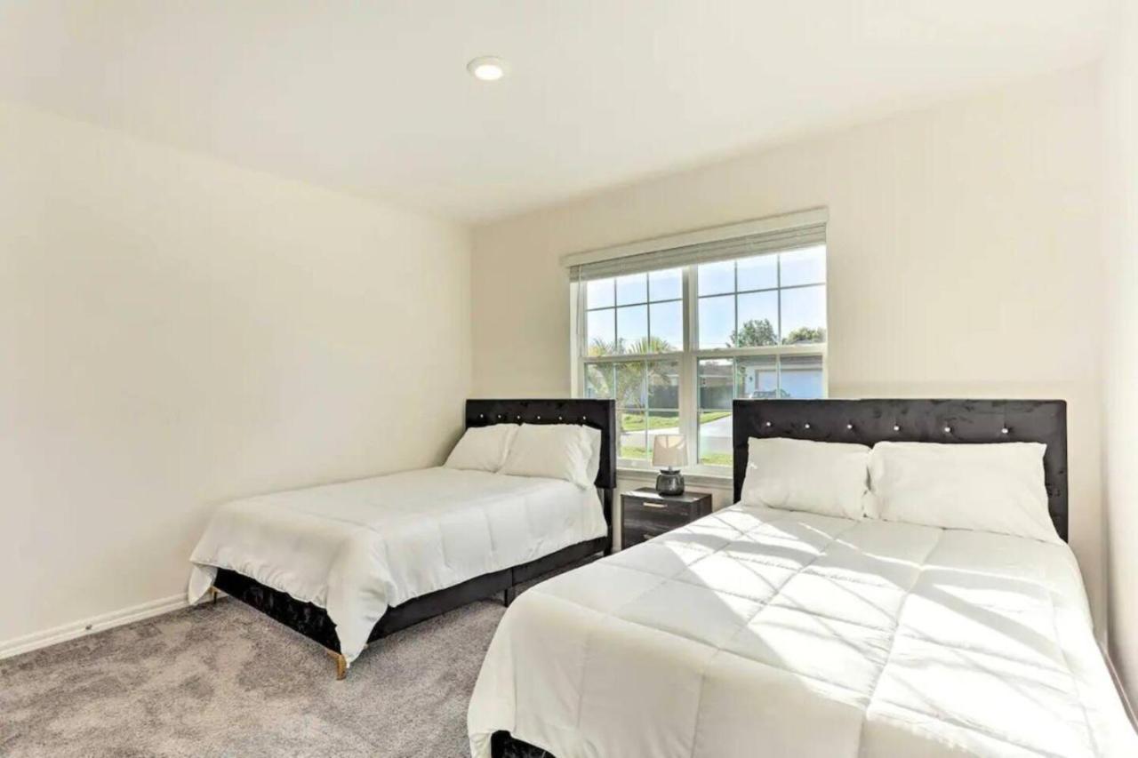 61 Massive 4 Bedroom Close To The With A Pool Holiday home Port St. Lucie