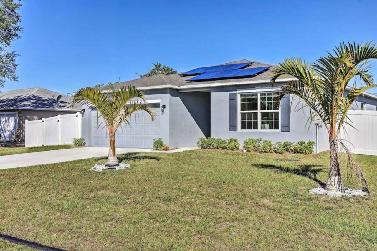 61 Massive 4 Bedroom Close To The With A Pool Holiday home *