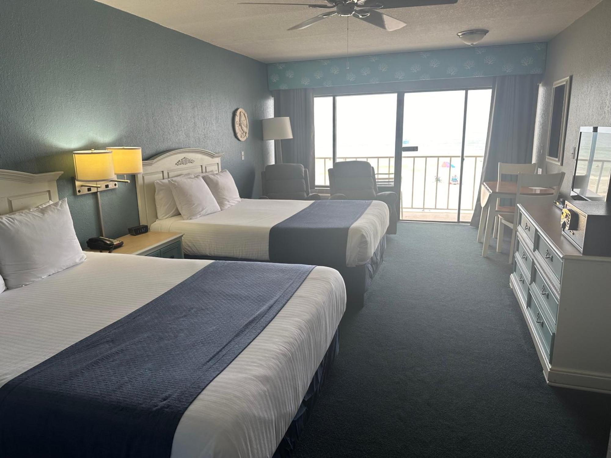 Shoreline Island - Exclusively Adult 3*